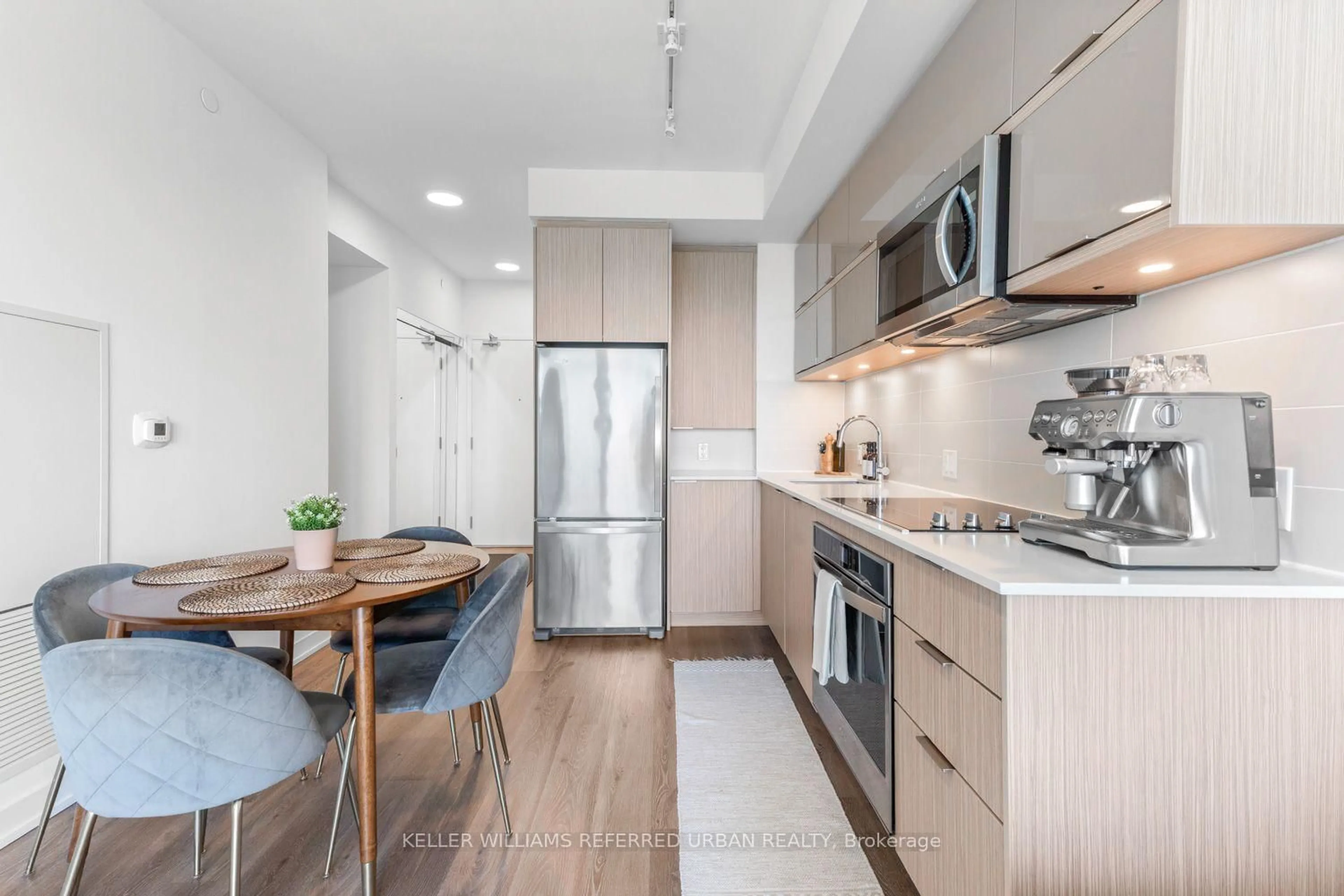 Open concept kitchen, unknown for 10 Deerlick Crt #2005, Toronto Ontario M3A 0A7