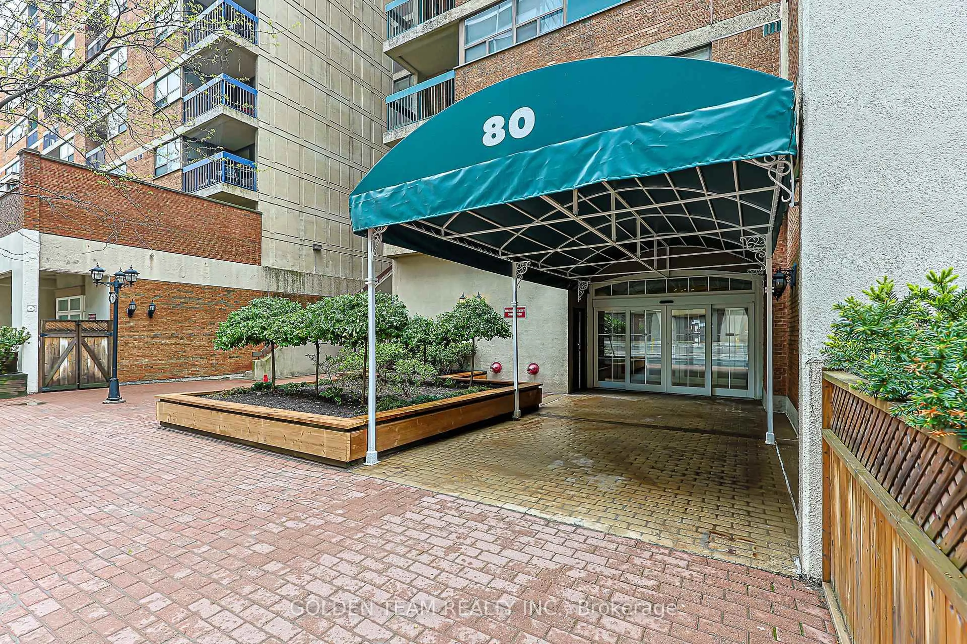 Unknown for 80 Saint Patrick St #621, Toronto Ontario M5T 2X6