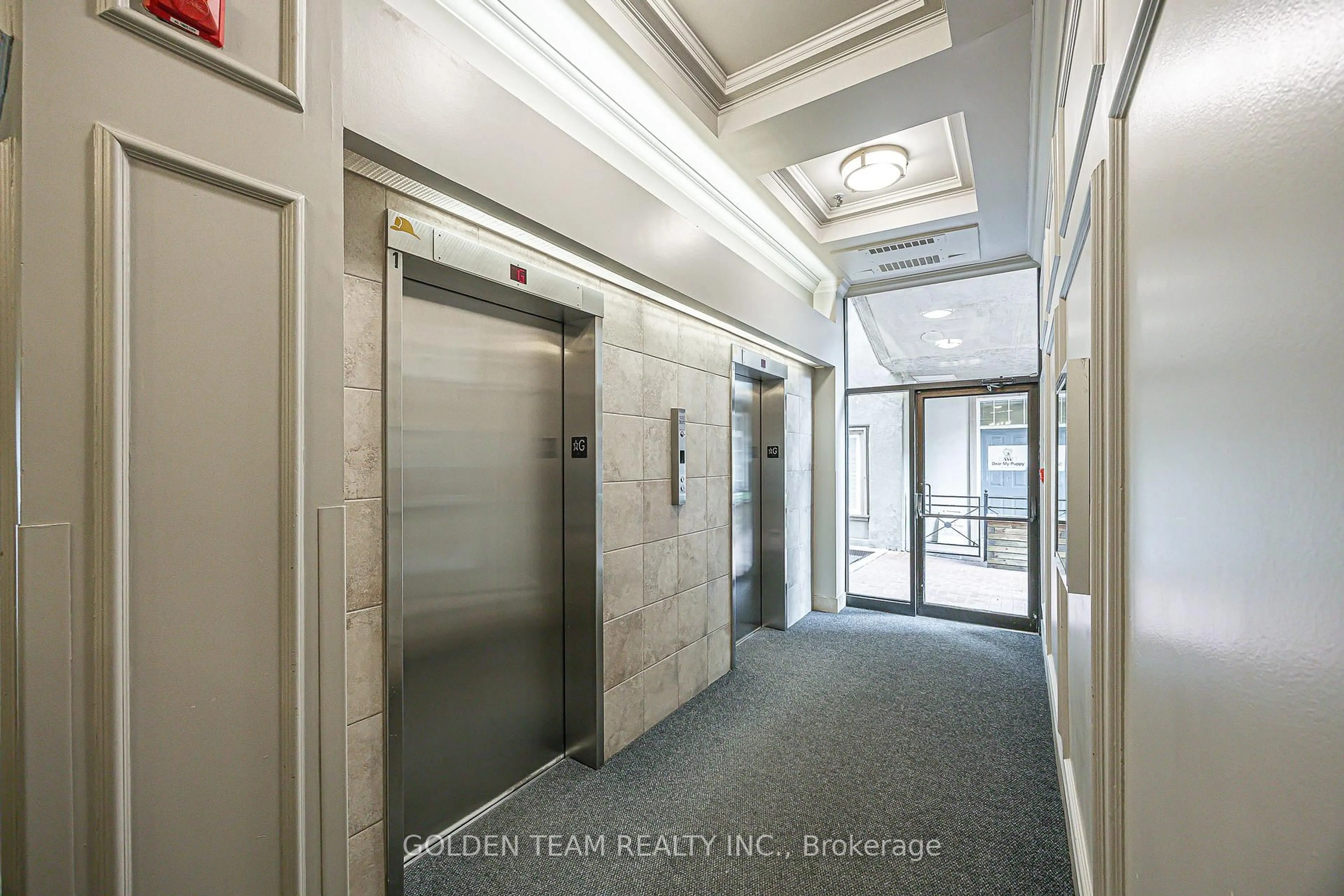Indoor foyer for 80 Saint Patrick St #621, Toronto Ontario M5T 2X6