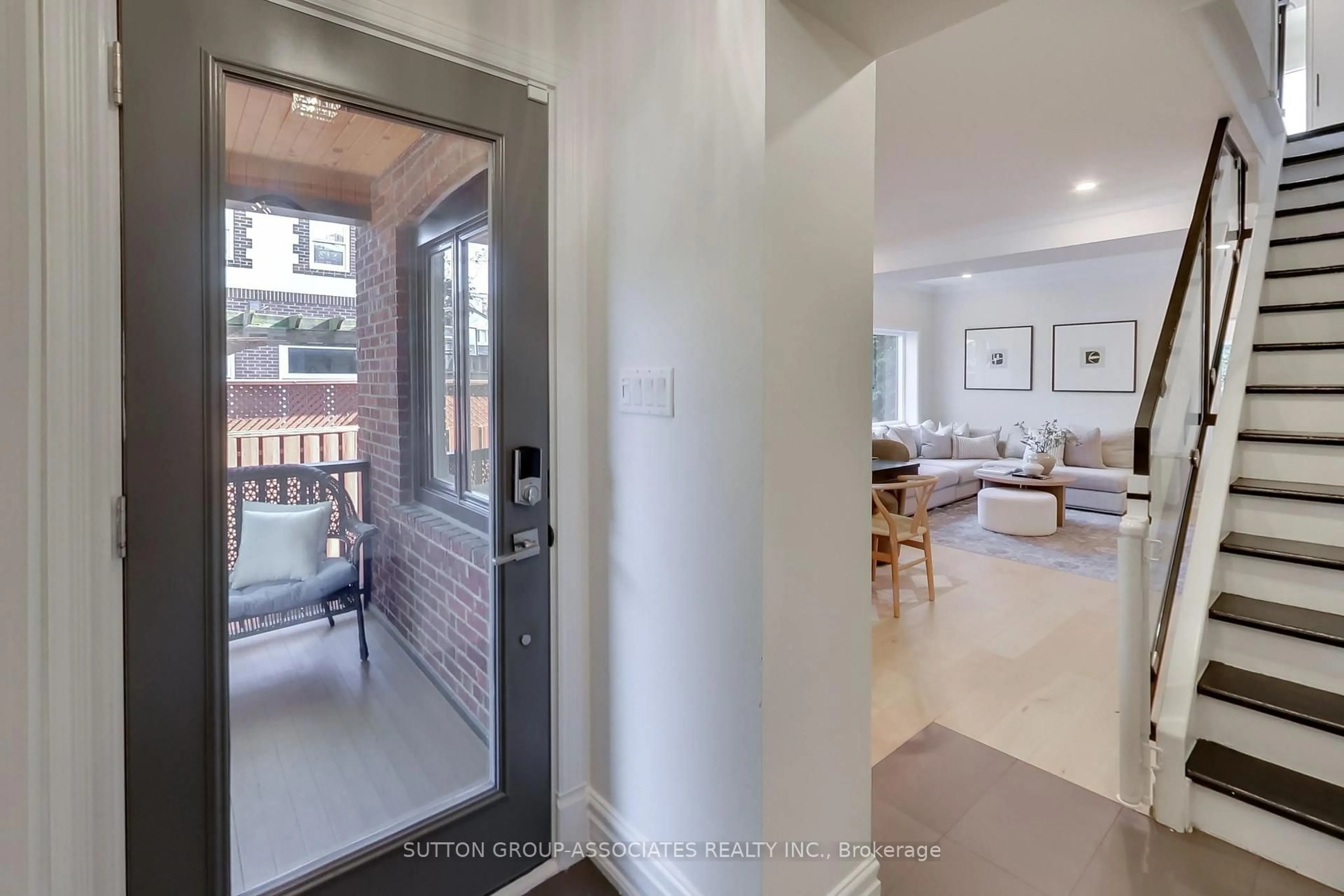 Indoor entryway for 10 Winnett Ave, Toronto Ontario M6C 3L3