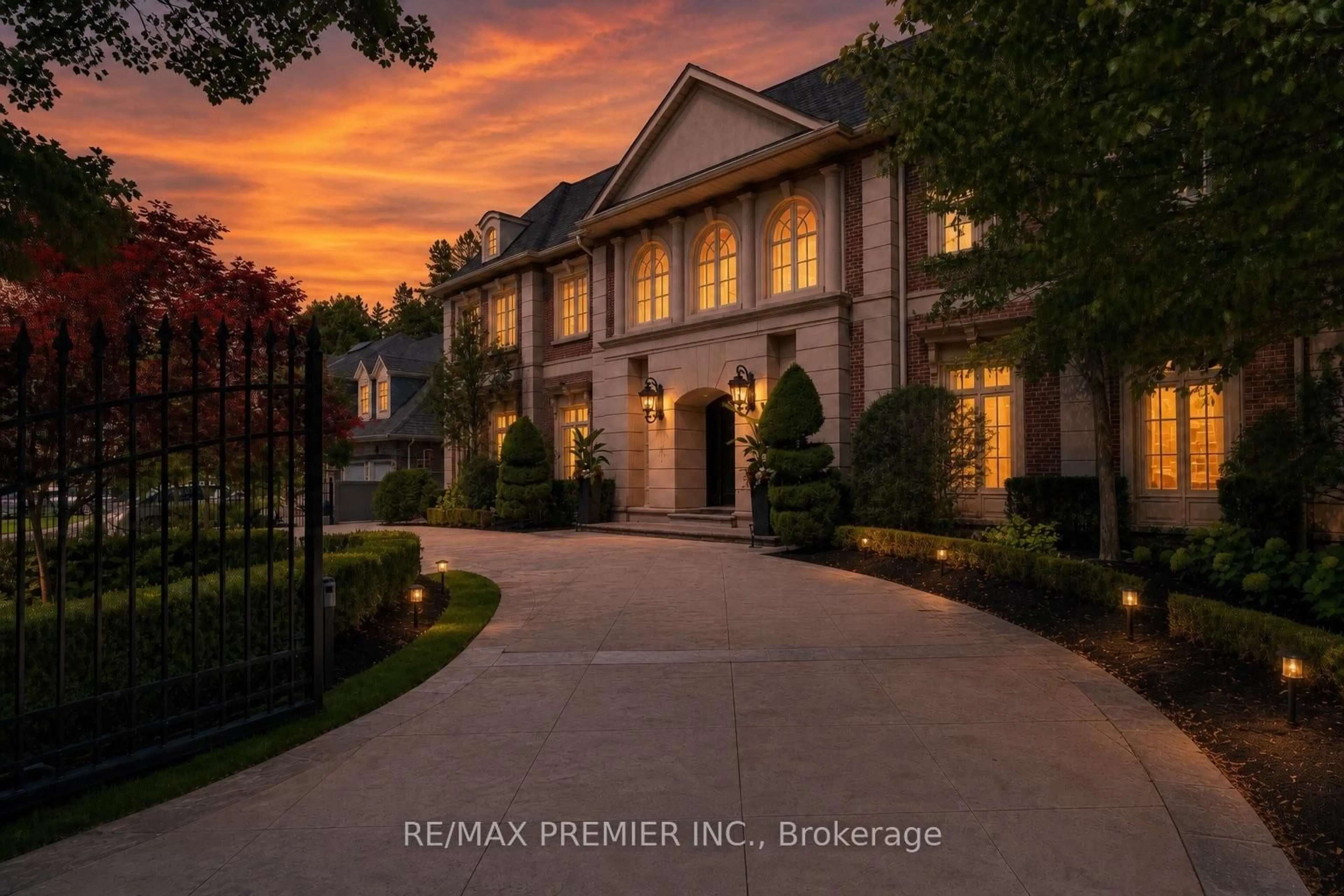 Home with brick exterior material, street for 6 The Bridle Path, Toronto Ontario M2L 1C8