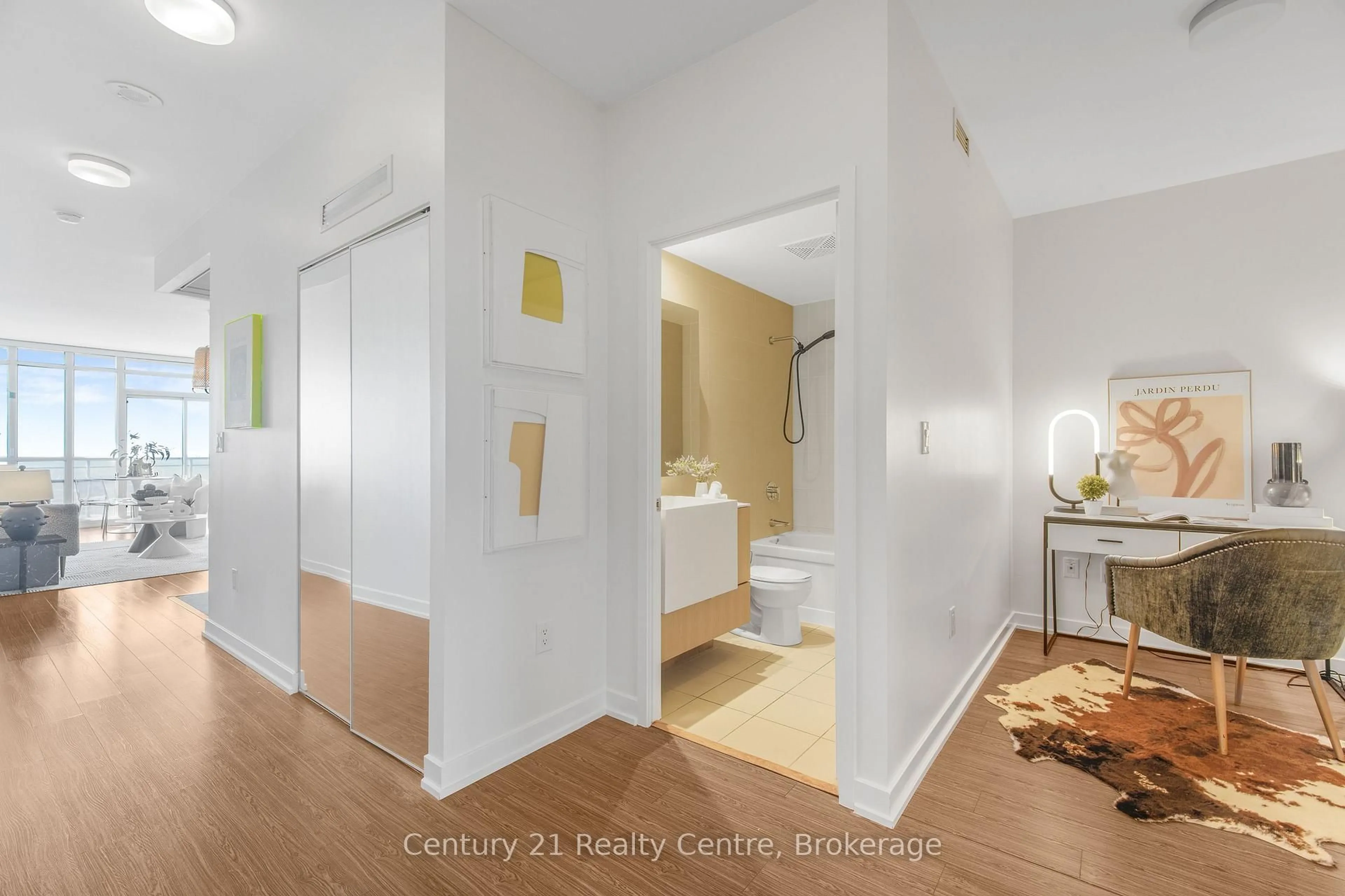 Indoor entryway for 21 Iceboat Terr #3307, Toronto Ontario M5V 4A9