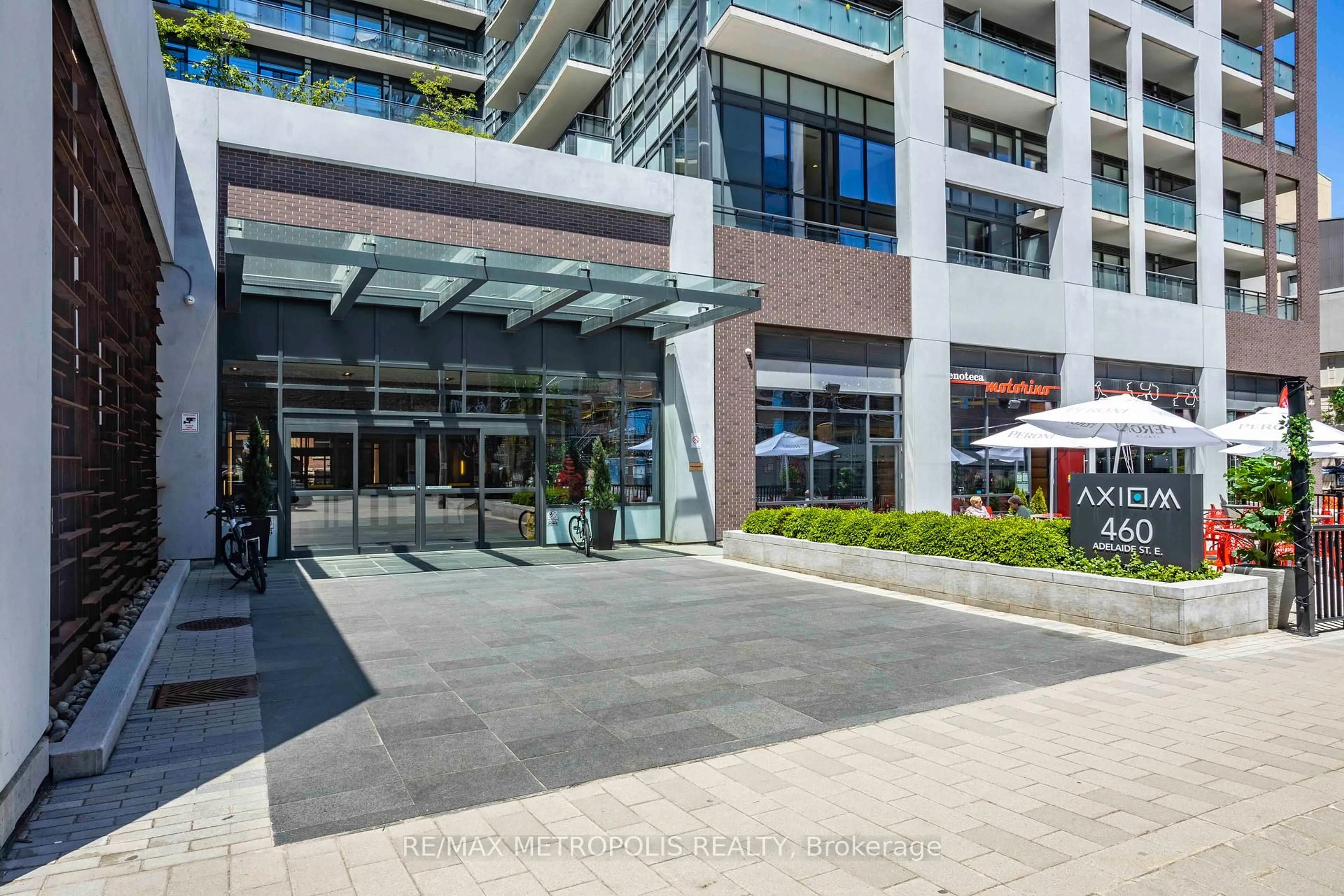 Patio, street for 460 Adelaide St #520, Toronto Ontario M5A 0E7