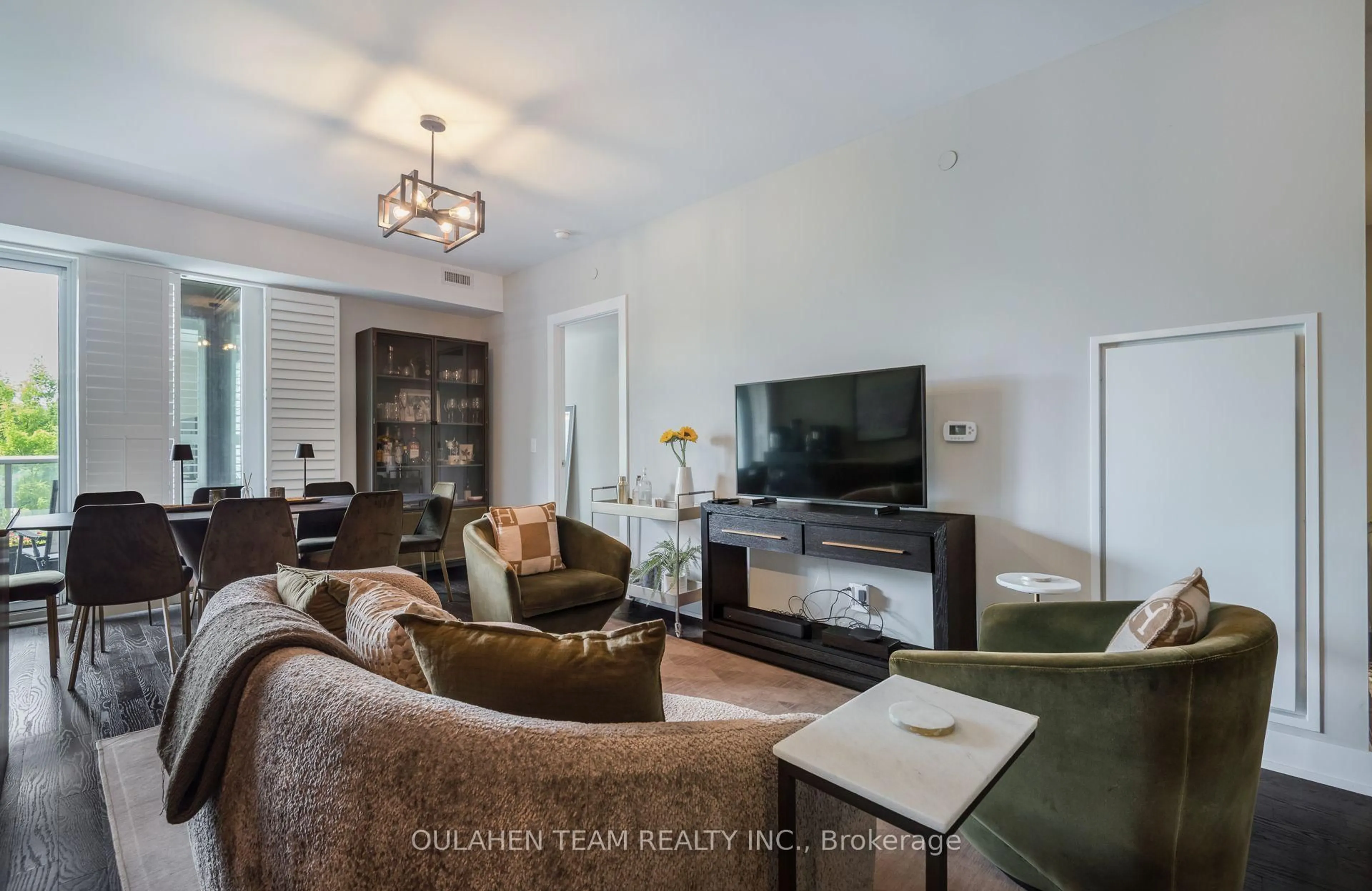 Living room with furniture, unknown for 3018 Yonge St #518, Toronto Ontario M4N 0A5