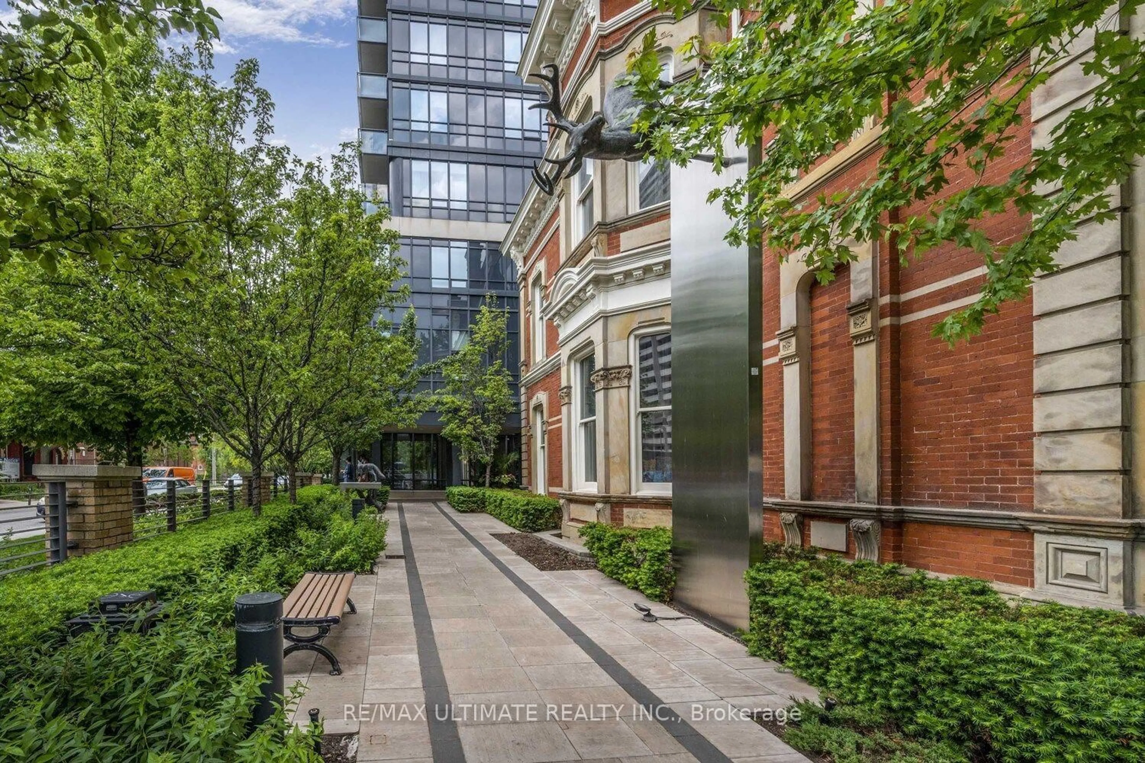 Unknown for 28 Linden St #404, Toronto Ontario M4Y 0A4