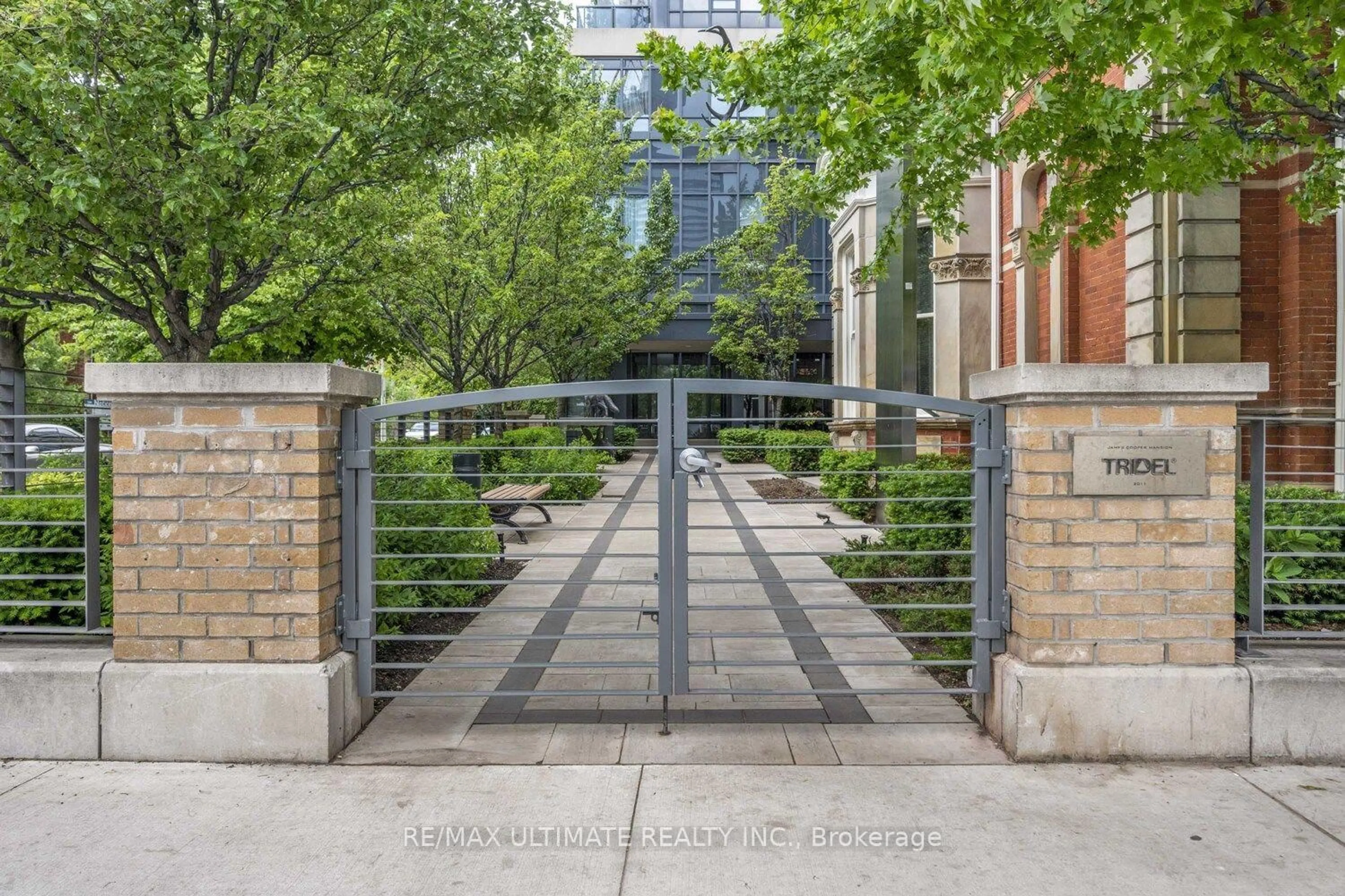 Unknown for 28 Linden St #404, Toronto Ontario M4Y 0A4