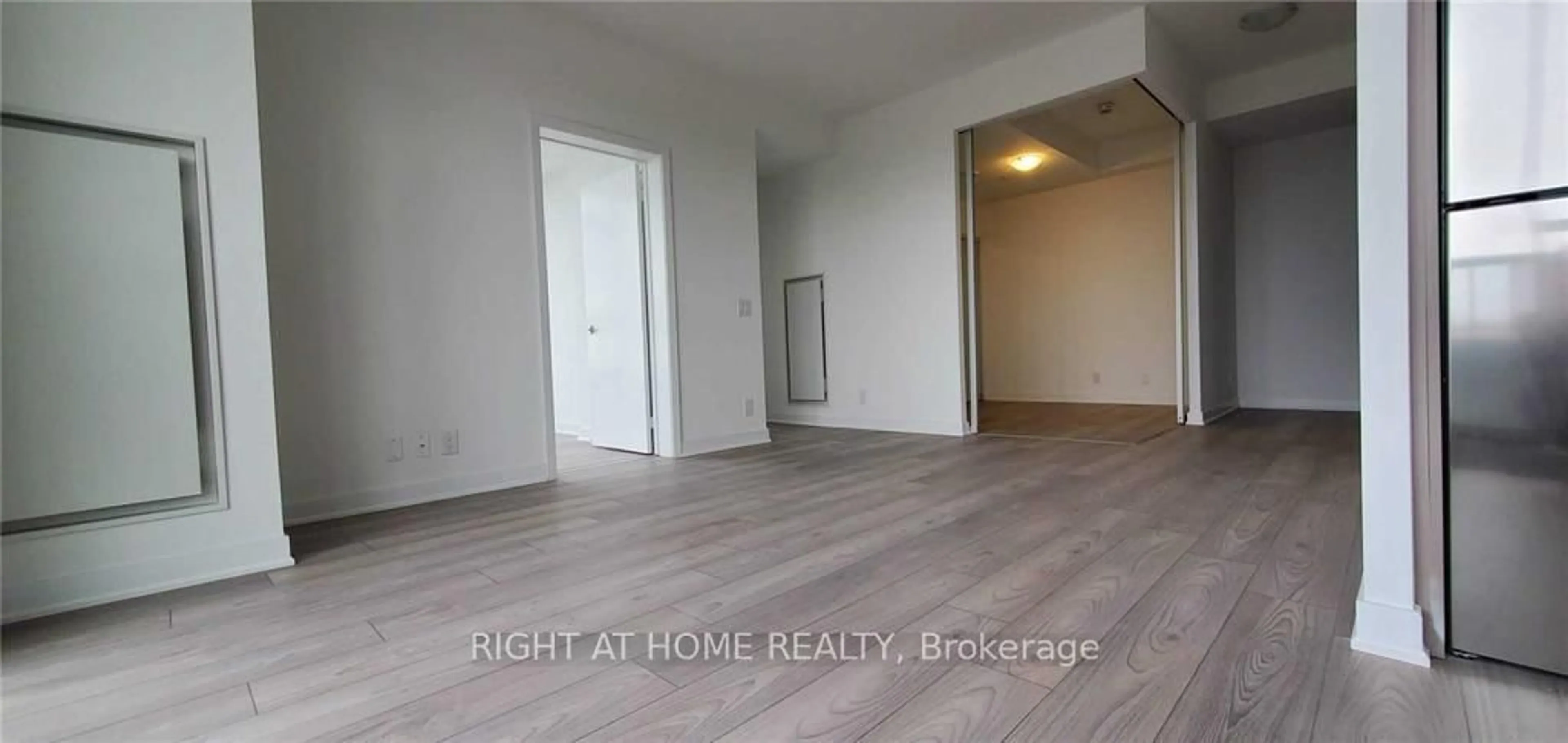 A pic of a room for 120 Parliament St #1308, Toronto Ontario M5A 2Y8