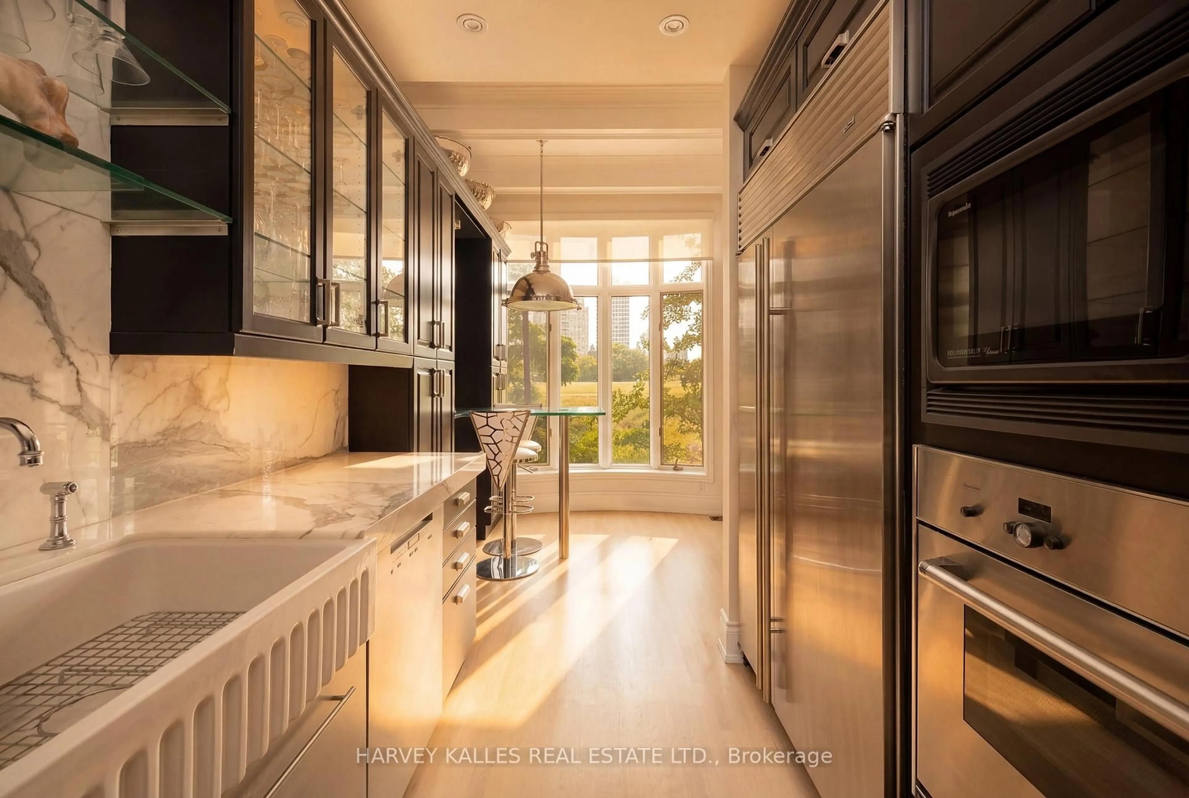 Contemporary kitchen, ceramic/tile floor for 260 Russell Hill Rd #21, Toronto Ontario M4V 2T3
