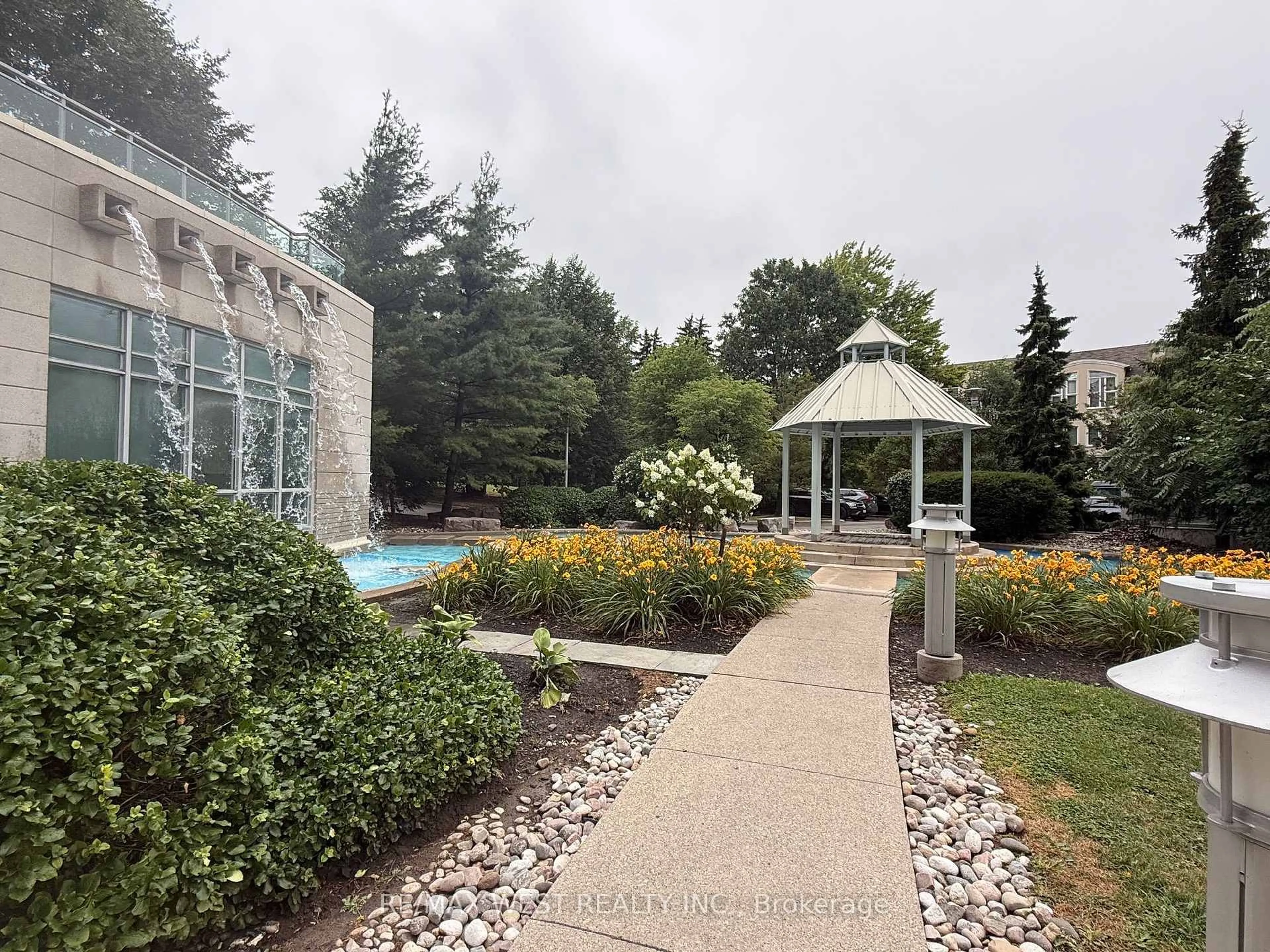 Patio, water/lake/river/ocean view for 60 Byng Ave #2010, Toronto Ontario M2N 7K3