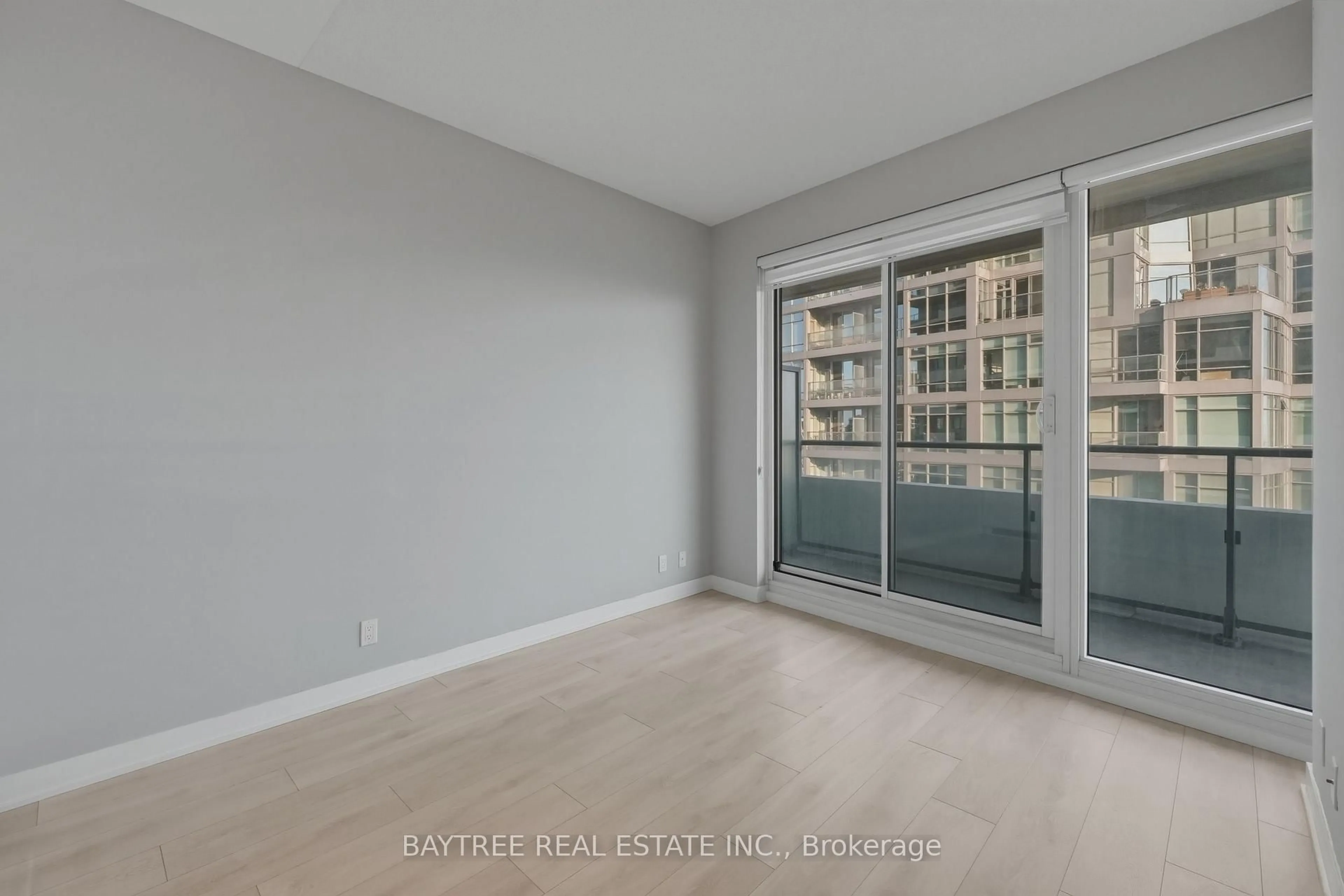 A pic of a room for 2221 Yonge St #3807, Toronto Ontario M4S 2B5