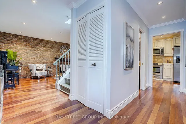 6 Caravan Dr, Toronto 5