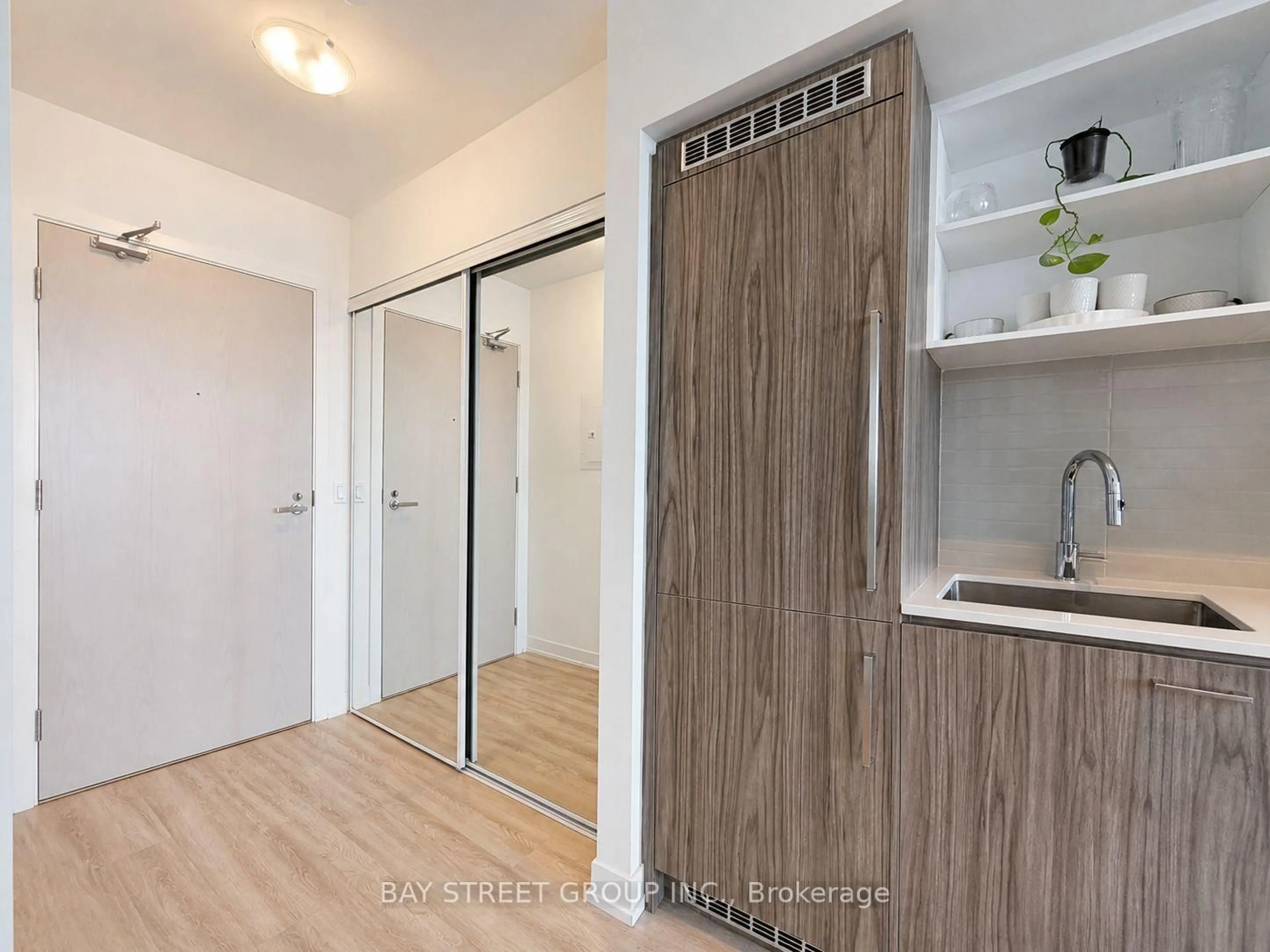 Unknown for 55 cooper St #4102, Toronto Ontario M5E 0G1