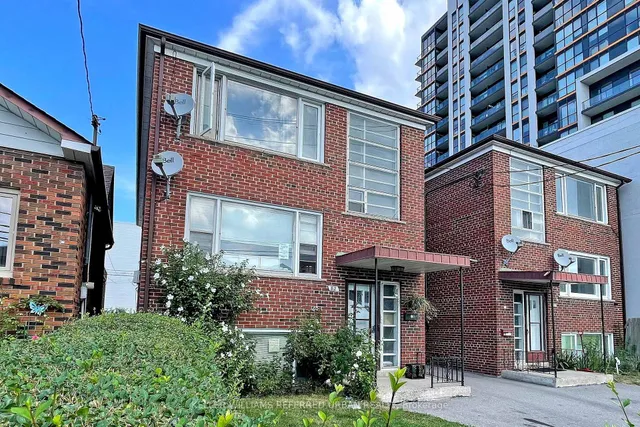 82 Lanark Ave, Toronto 3