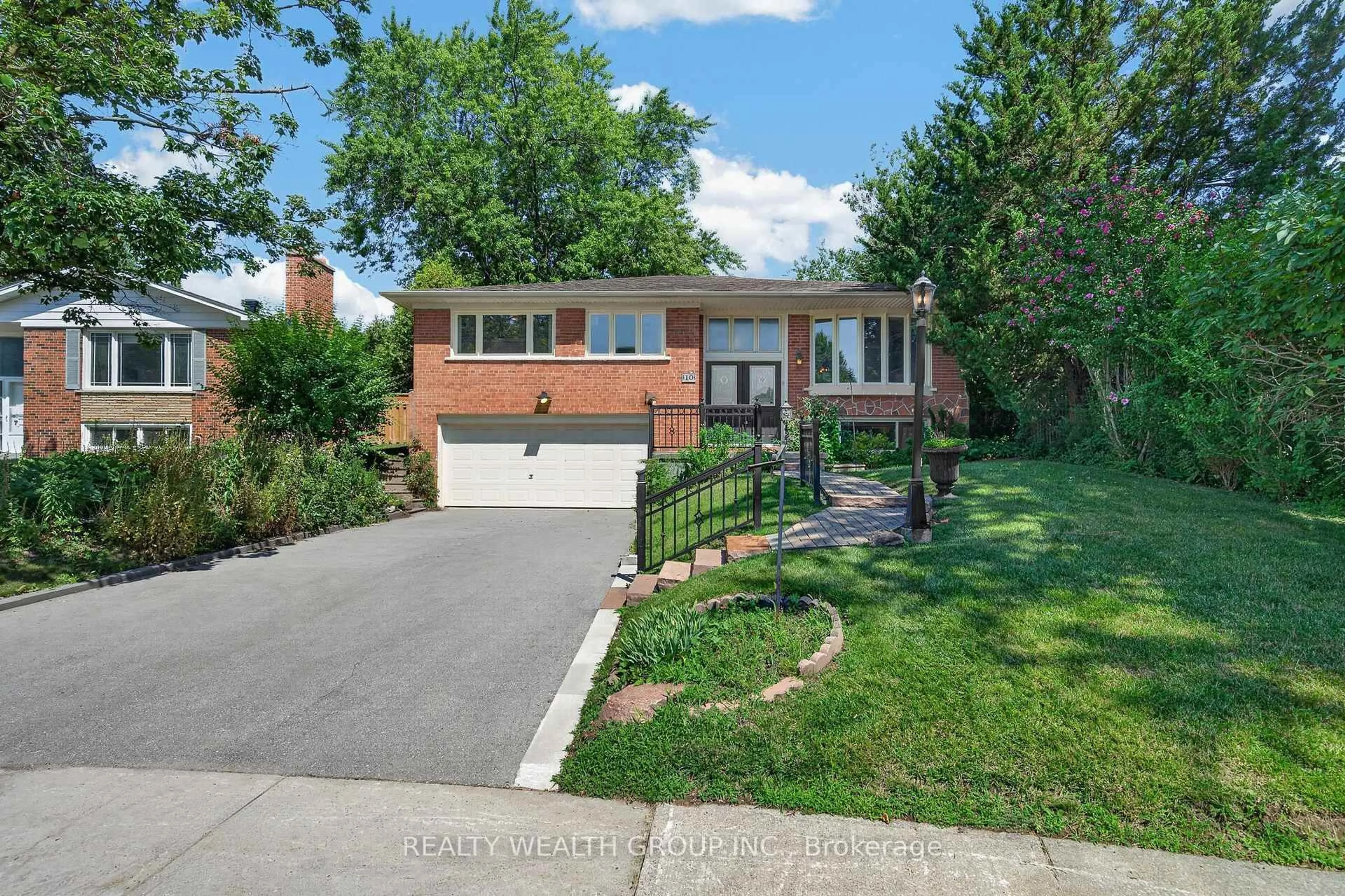 Home with brick exterior material, street for 10 Derwent Crt, Toronto Ontario M2M 2C3