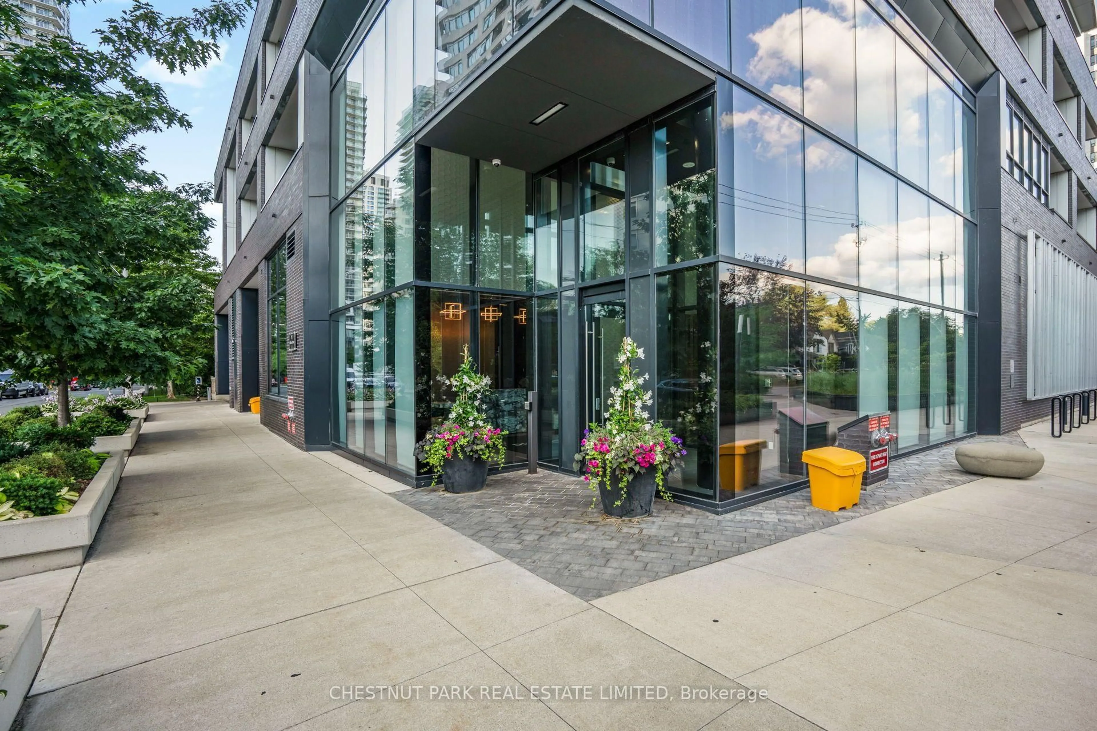 Unknown for 11 Lillian St #1802, Toronto Ontario M4S 2H7