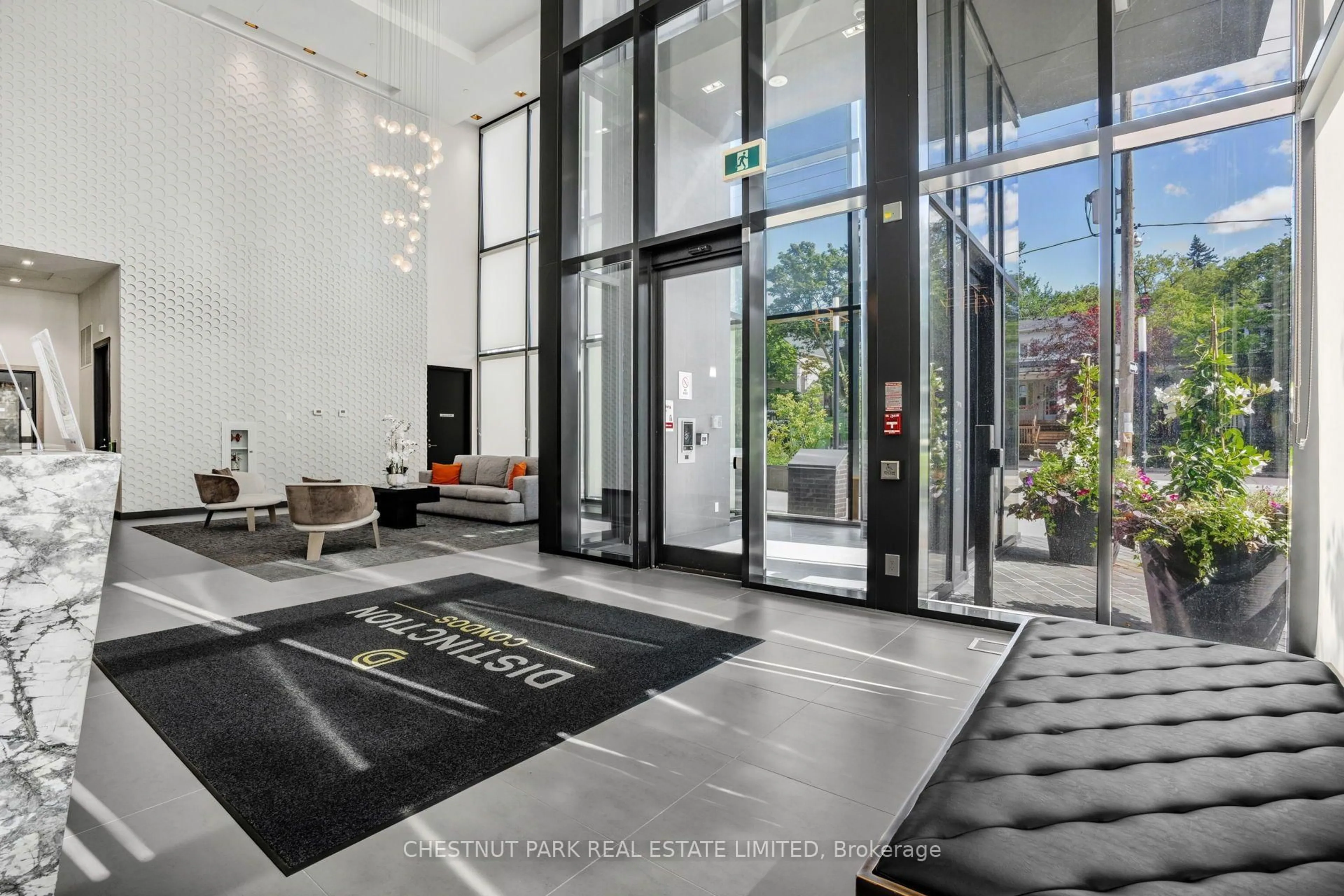 Indoor foyer for 11 Lillian St #1802, Toronto Ontario M4S 2H7
