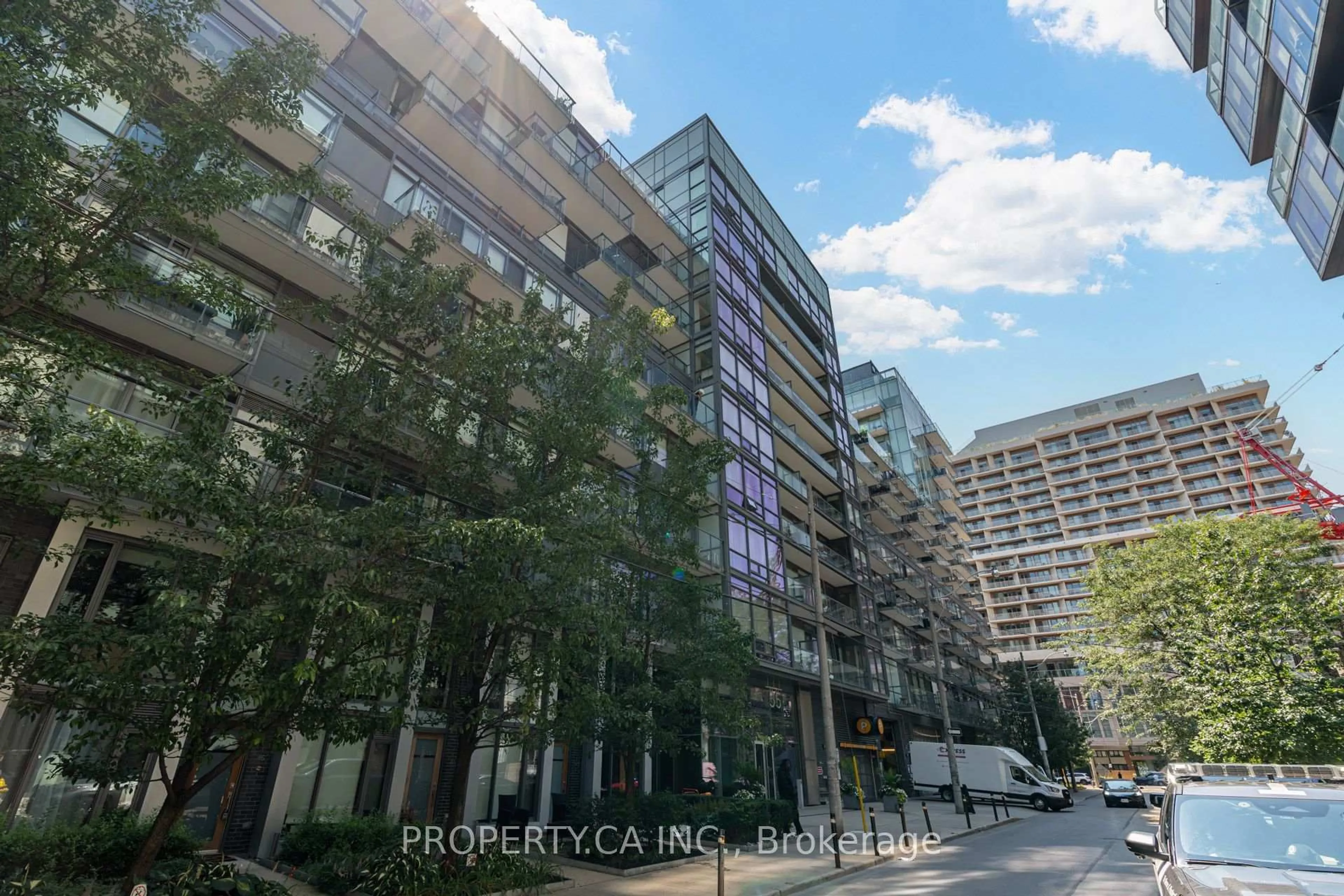 A pic from outside/outdoor area/front of a property/back of a property/a pic from drone, street for 55 Stewart St #702, Toronto Ontario M5V 2V1