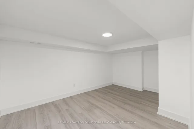11 Barclay Rd, Toronto 5