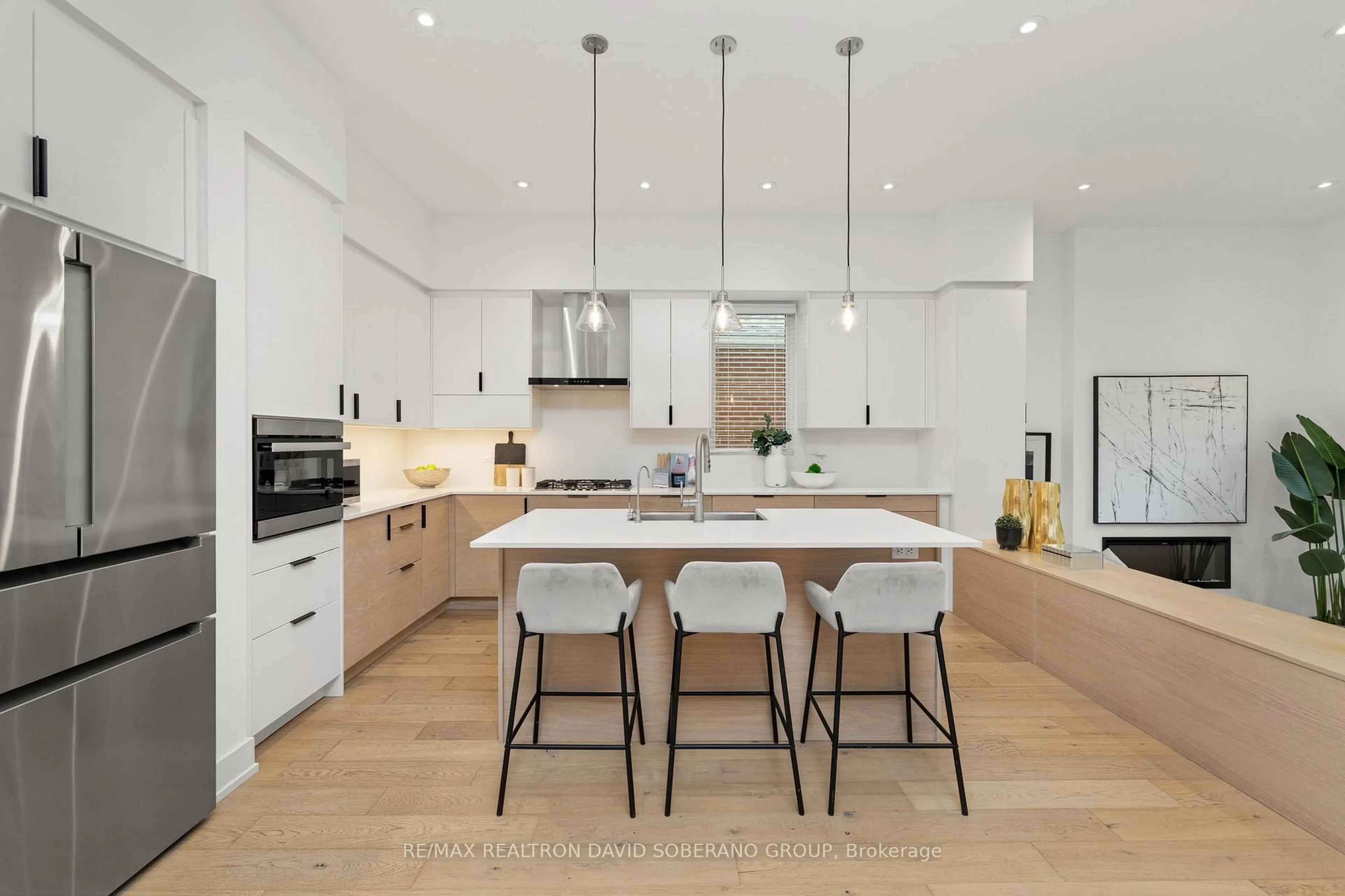 Open concept kitchen, unknown for 11 Barclay Rd, Toronto Ontario M3H 3C8