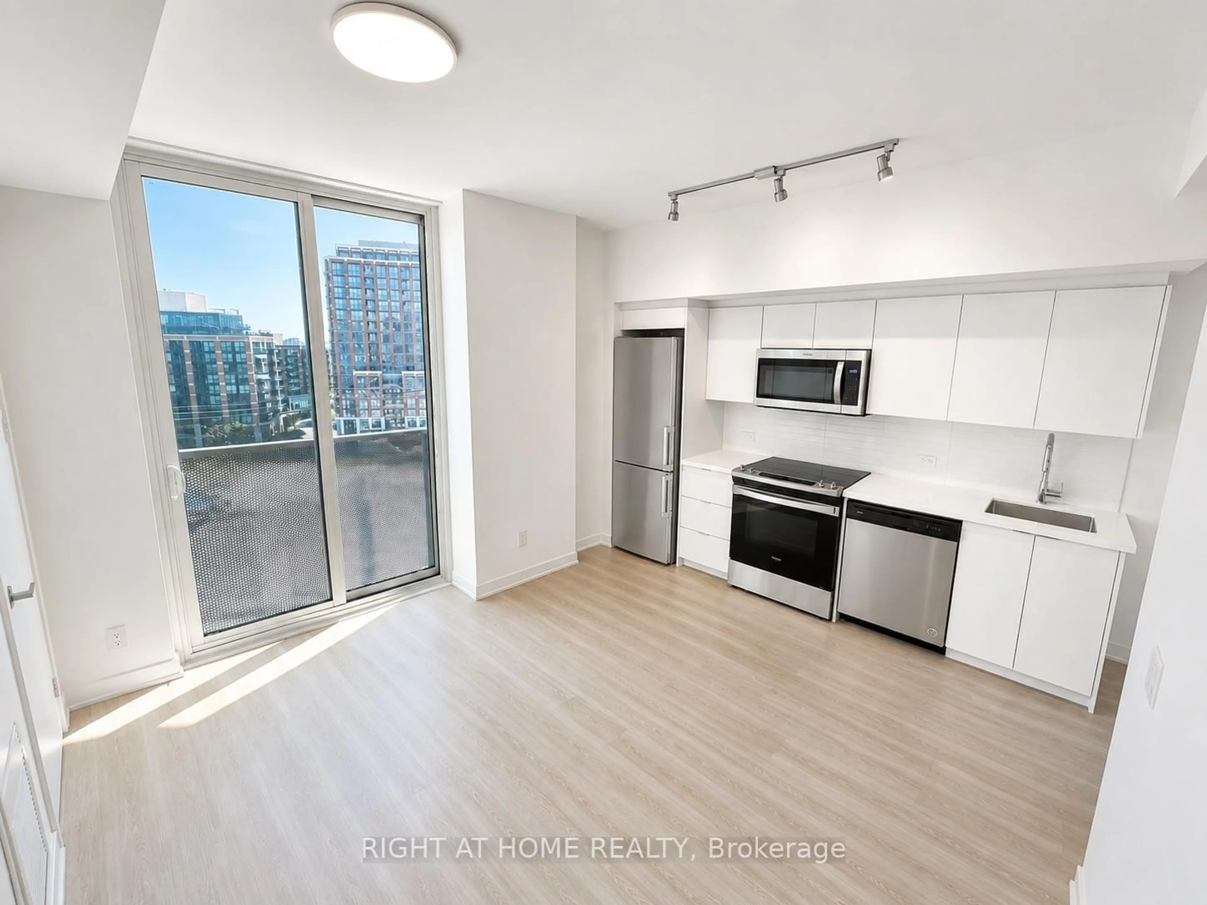 Unknown for 30 Tretti Way #903, Toronto Ontario M3H 0E3