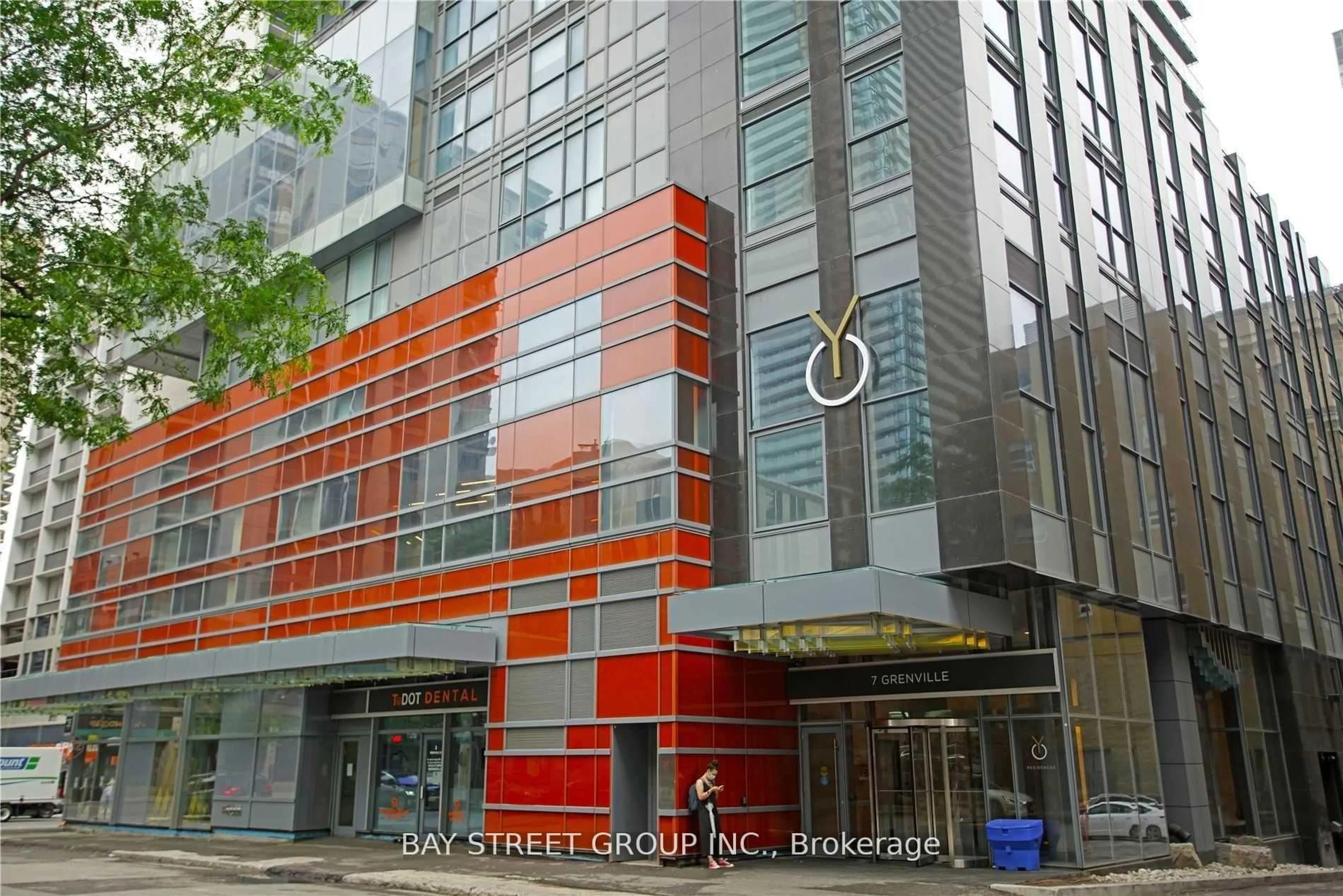 Indoor foyer for 7 Grenville St #4501, Toronto Ontario M4Y 1W9