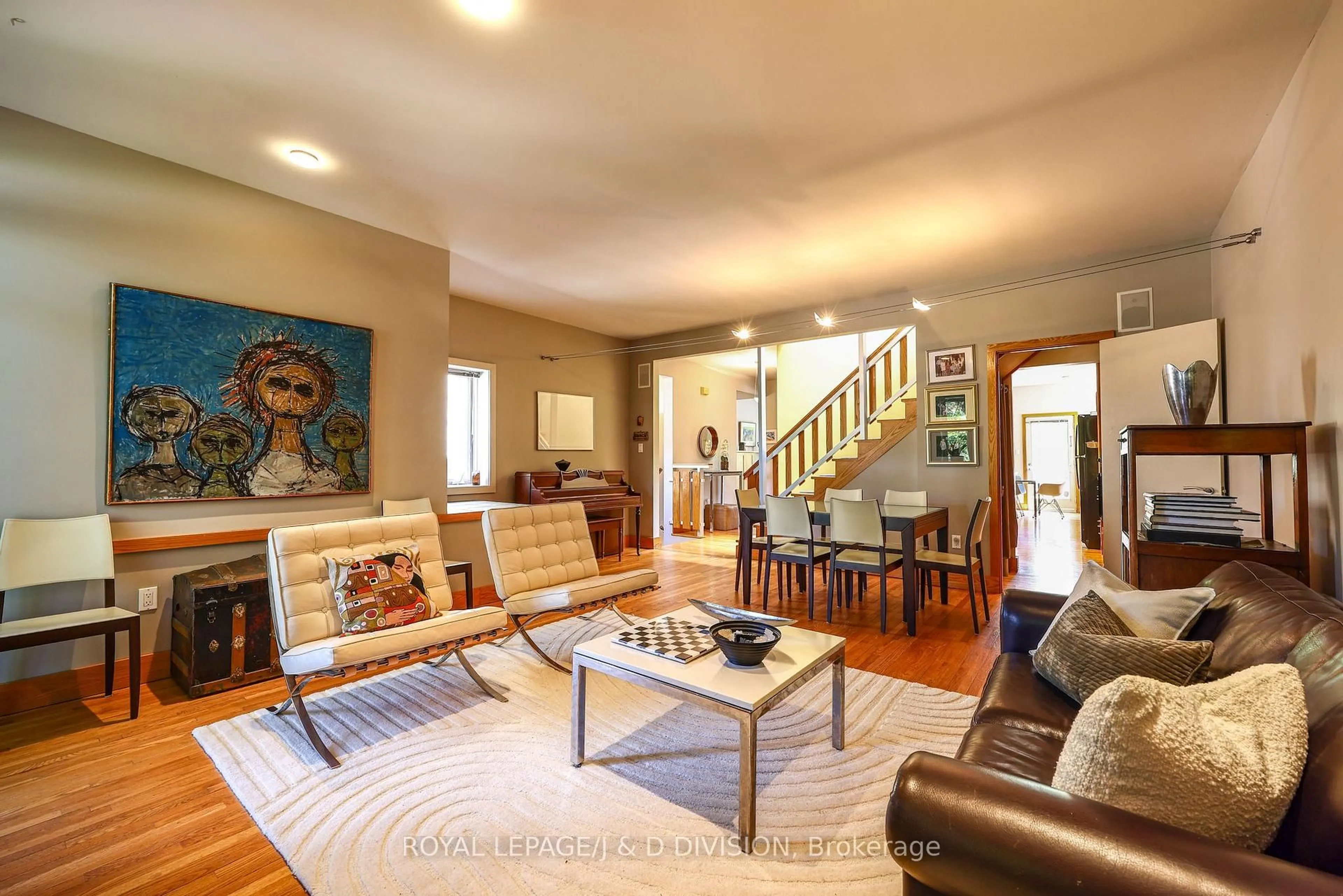 Living room with furniture, unknown for 181 Rumsey Rd, Toronto Ontario M4G 1P4