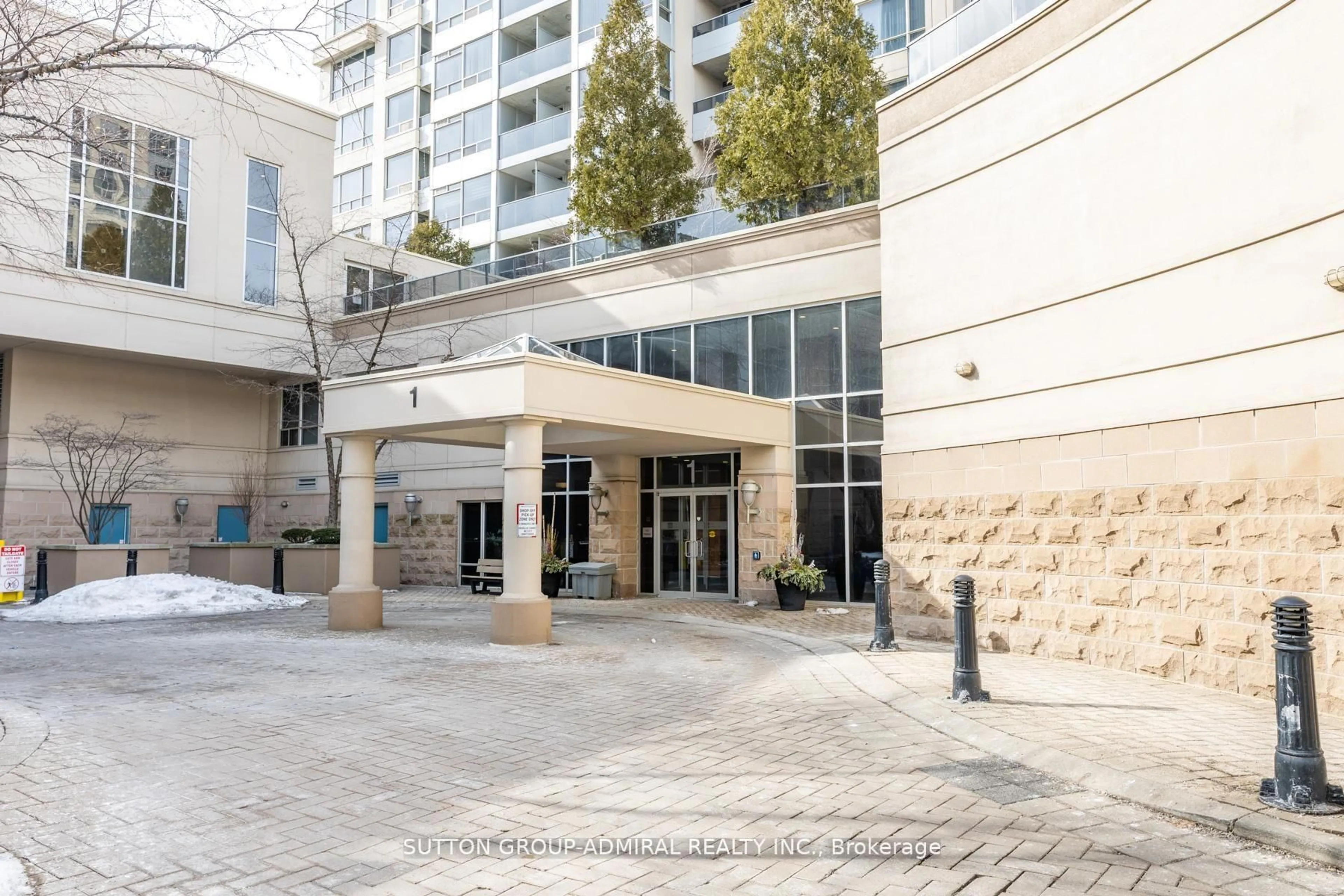 Indoor foyer for 1 Rean Dr #1606, Toronto Ontario M2K 3C1