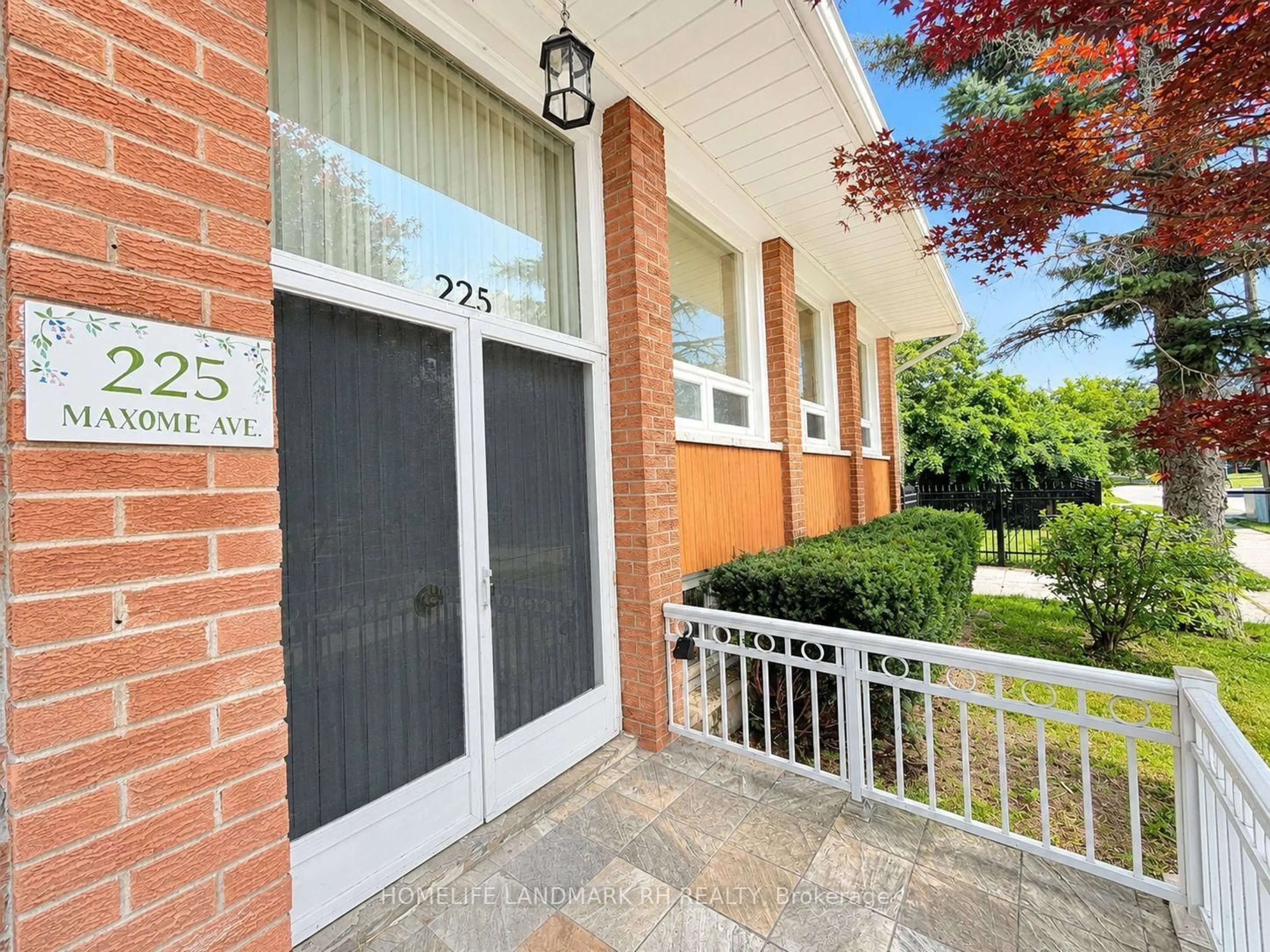 Unknown for 225 Maxome Ave, Toronto Ontario M2M 3L3