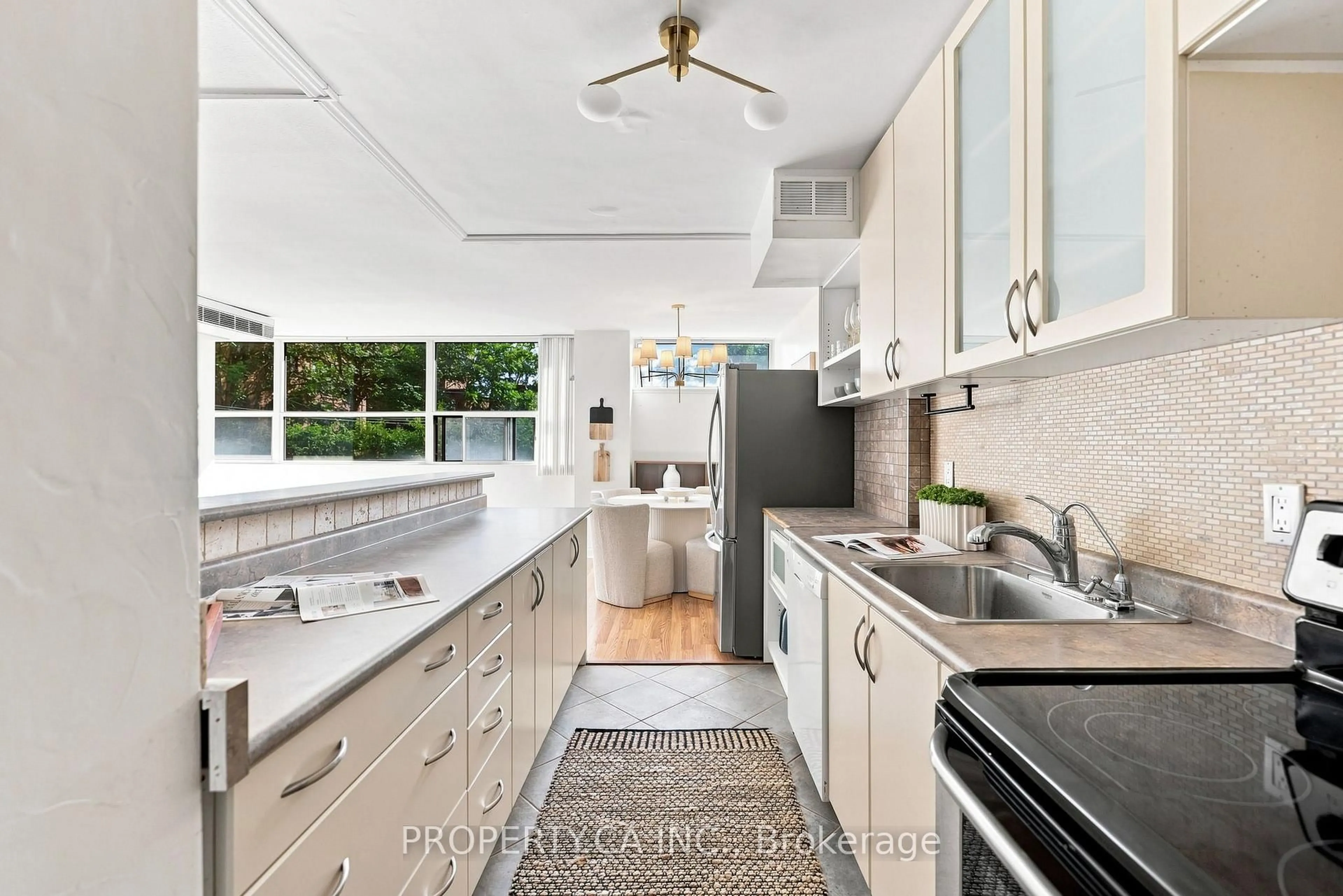 Unknown for 60 Montclair Ave #202, Toronto Ontario M5P 1P7