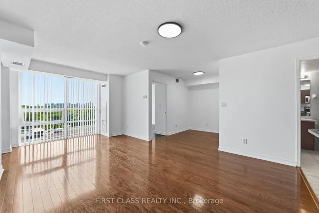 35 Hollywood Ave #922, Toronto 3