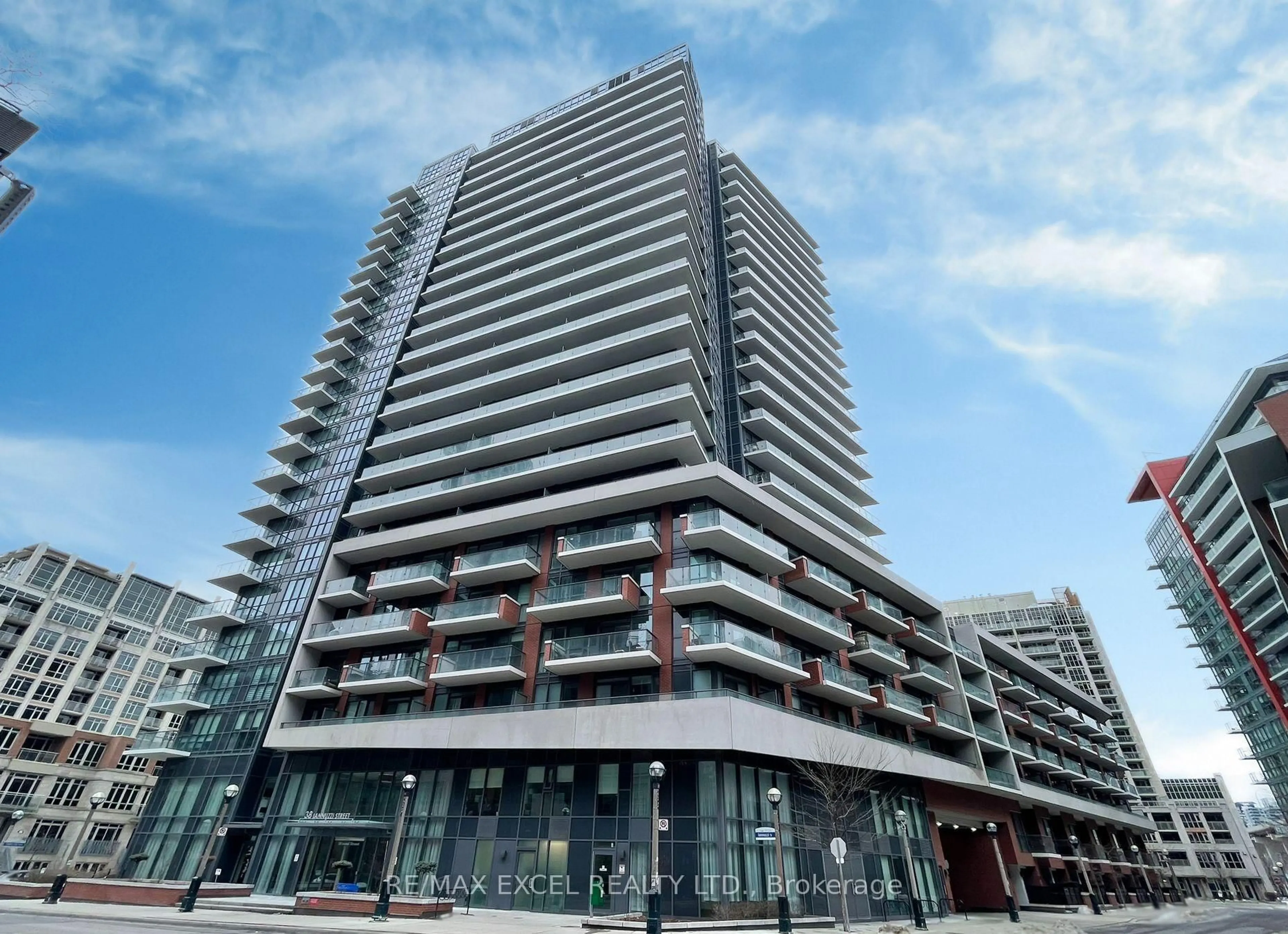 Indoor foyer for 38 Iannuzzi St #1503, Toronto Ontario M5V 0S2