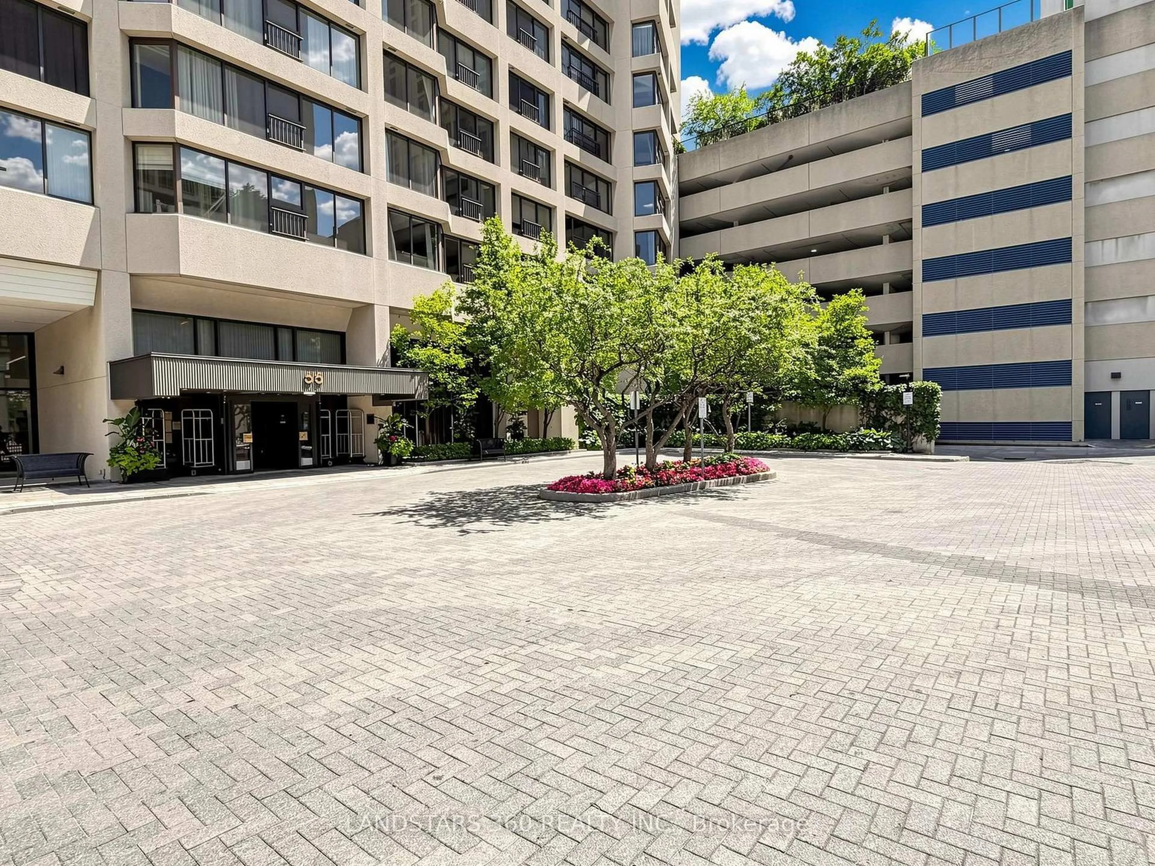 Patio, unknown for 55 Harbour Sq #3311, Toronto Ontario M5J 2L1