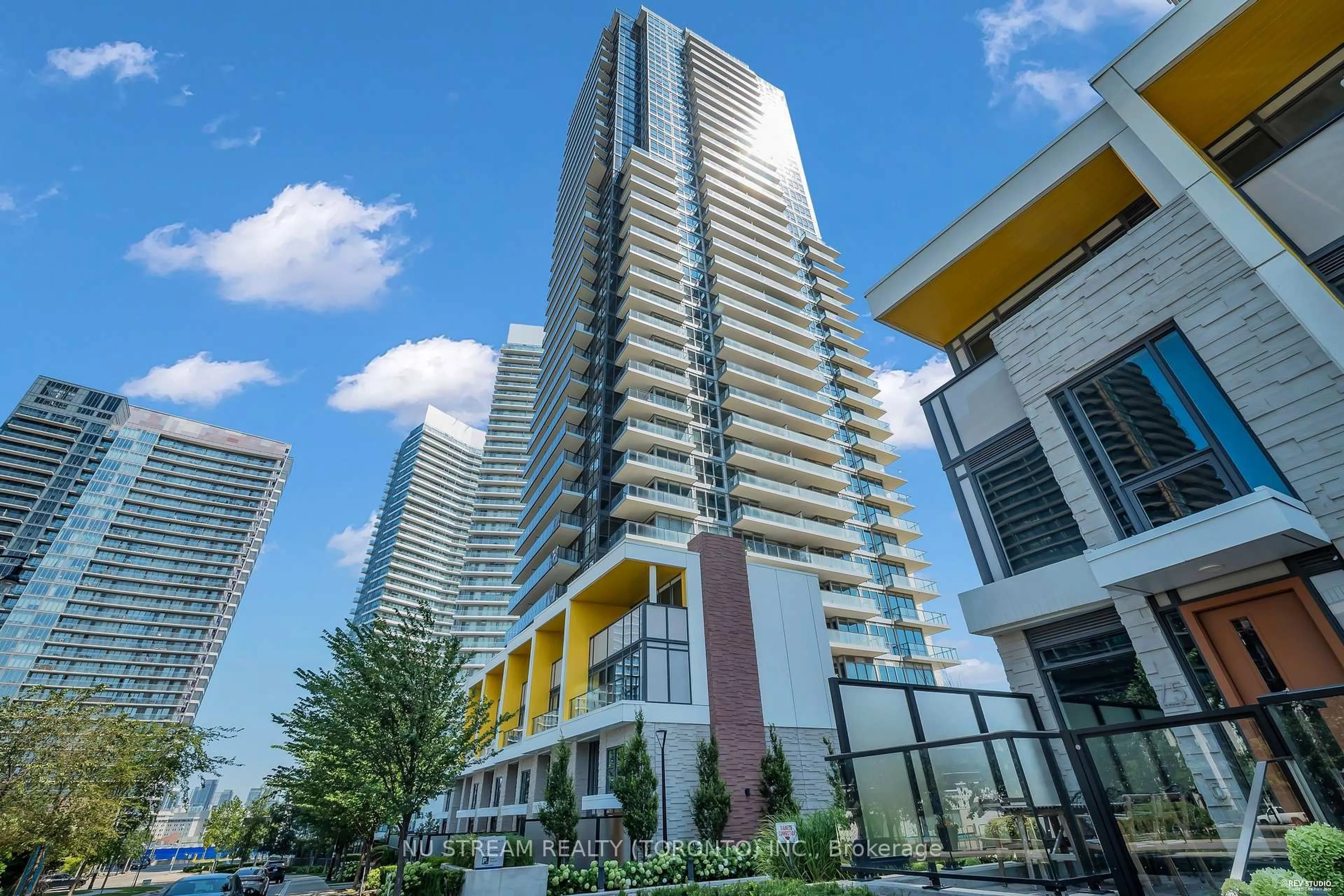 Patio, unknown for 95 Mcmahon Dr #1105, Toronto Ontario M2K 0H2