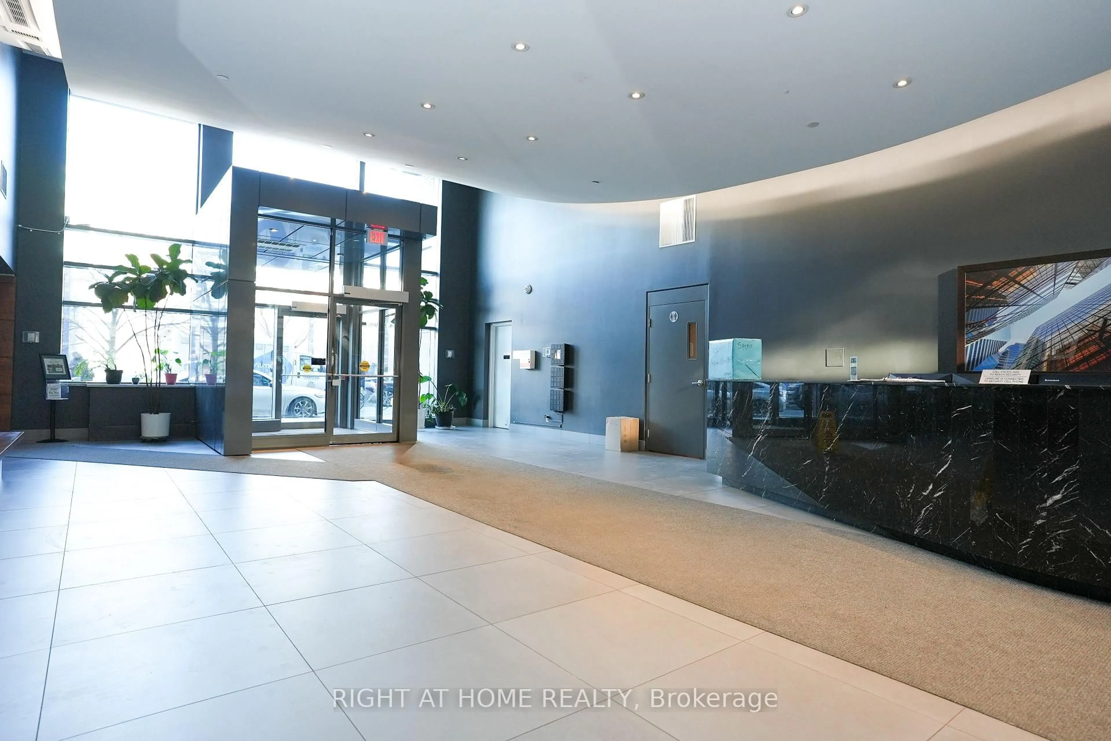Indoor foyer for 68 Abell St #938, Toronto Ontario M6J 0B1
