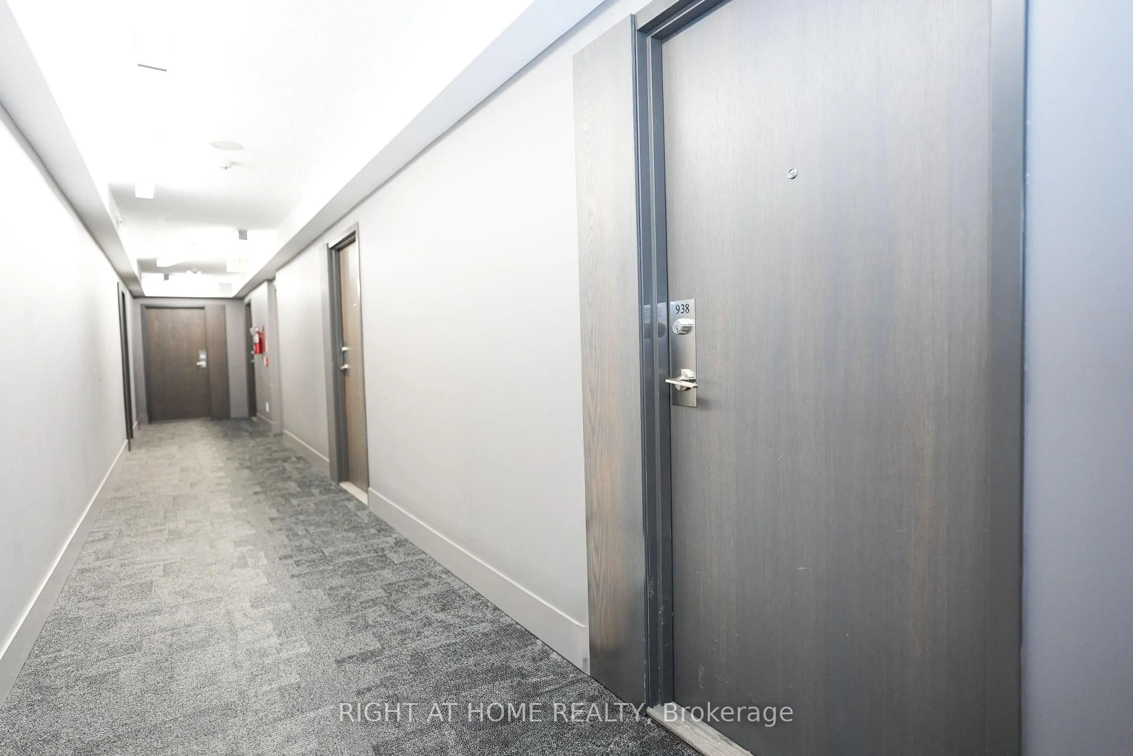 Indoor foyer for 68 Abell St #938, Toronto Ontario M6J 0B1