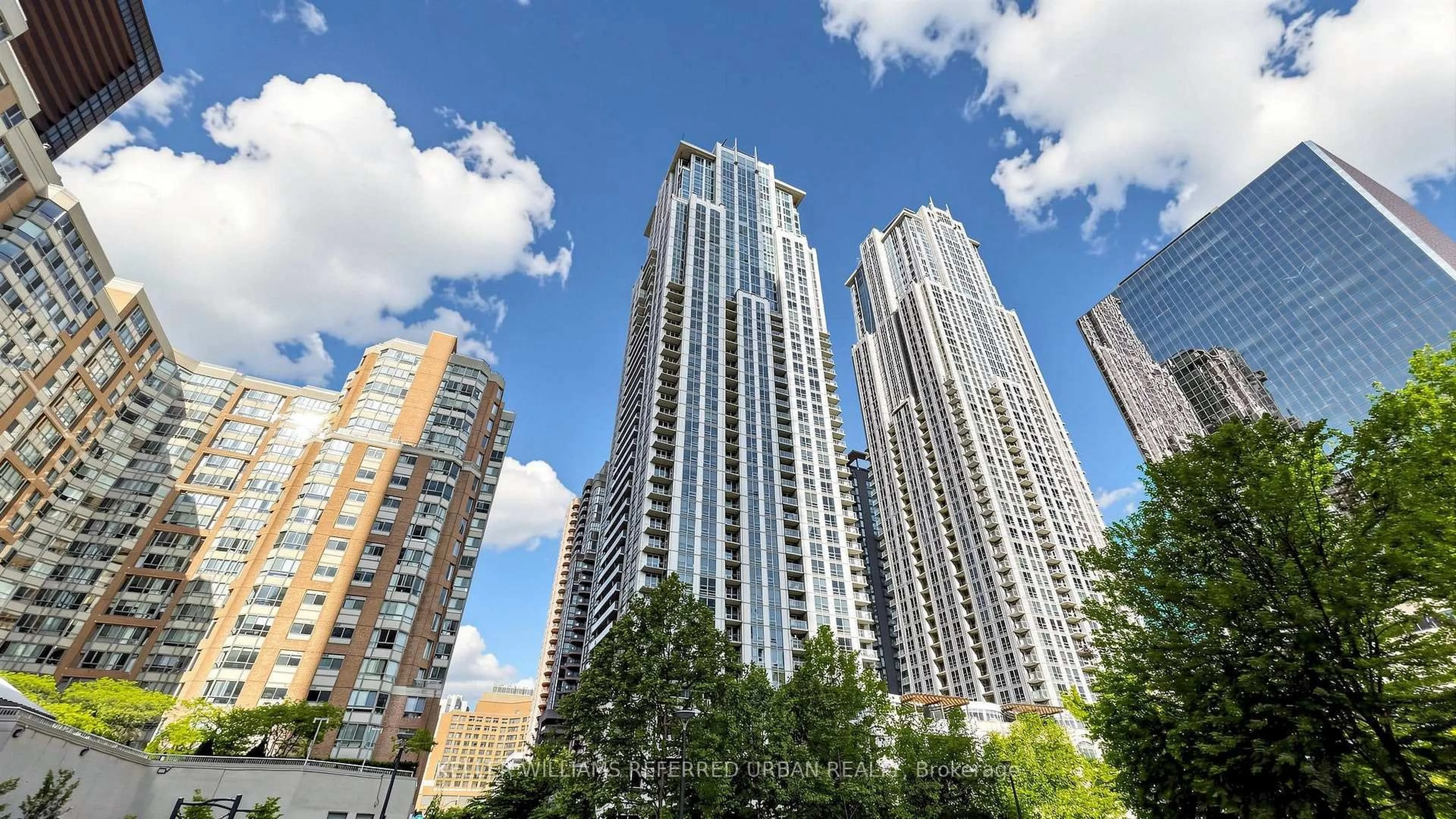Unknown for 761 Bay St #2205, Toronto Ontario M5G 2R2
