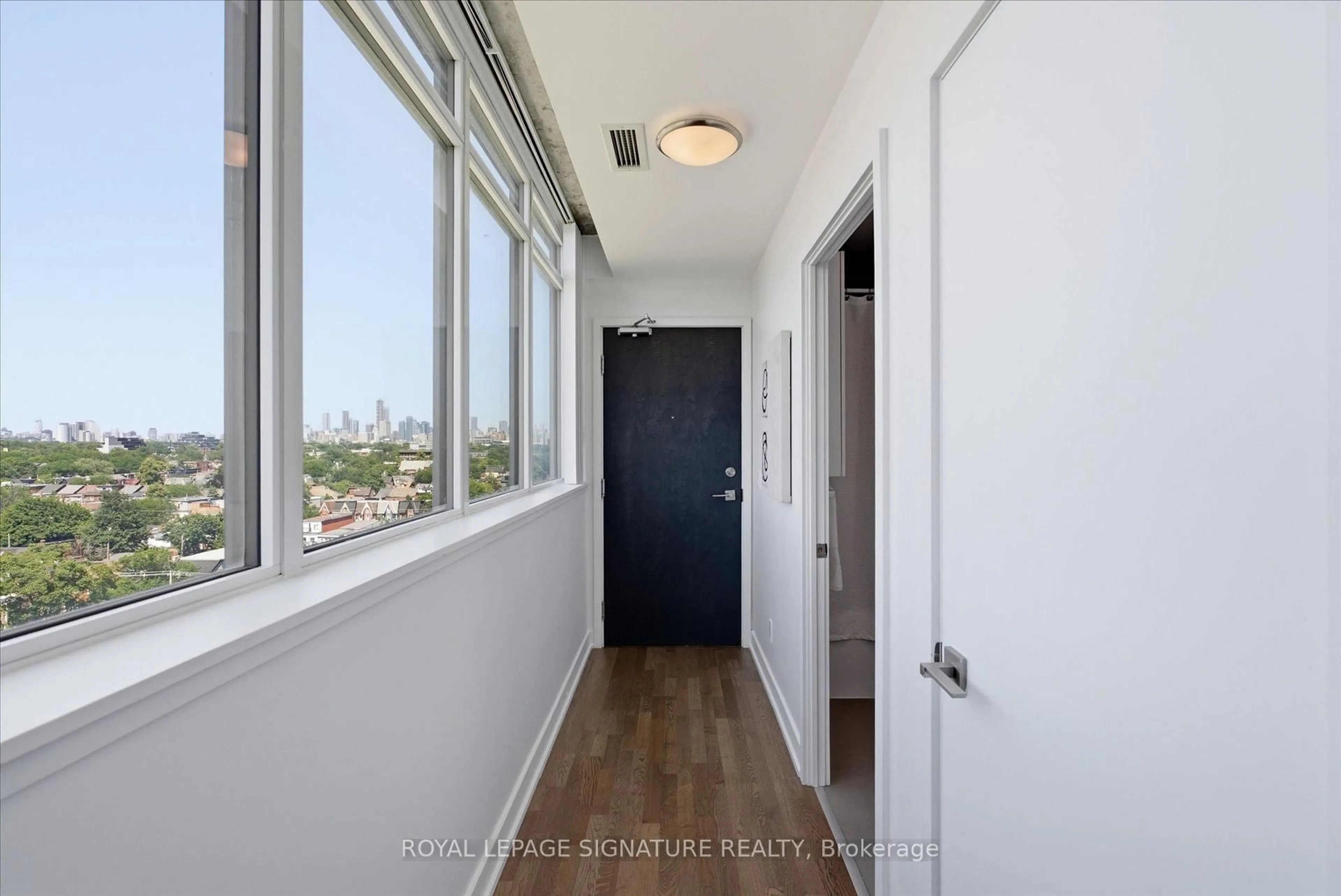 Indoor entryway for 20 Minowan Miikan Lane #921, Toronto Ontario M6J 0E5