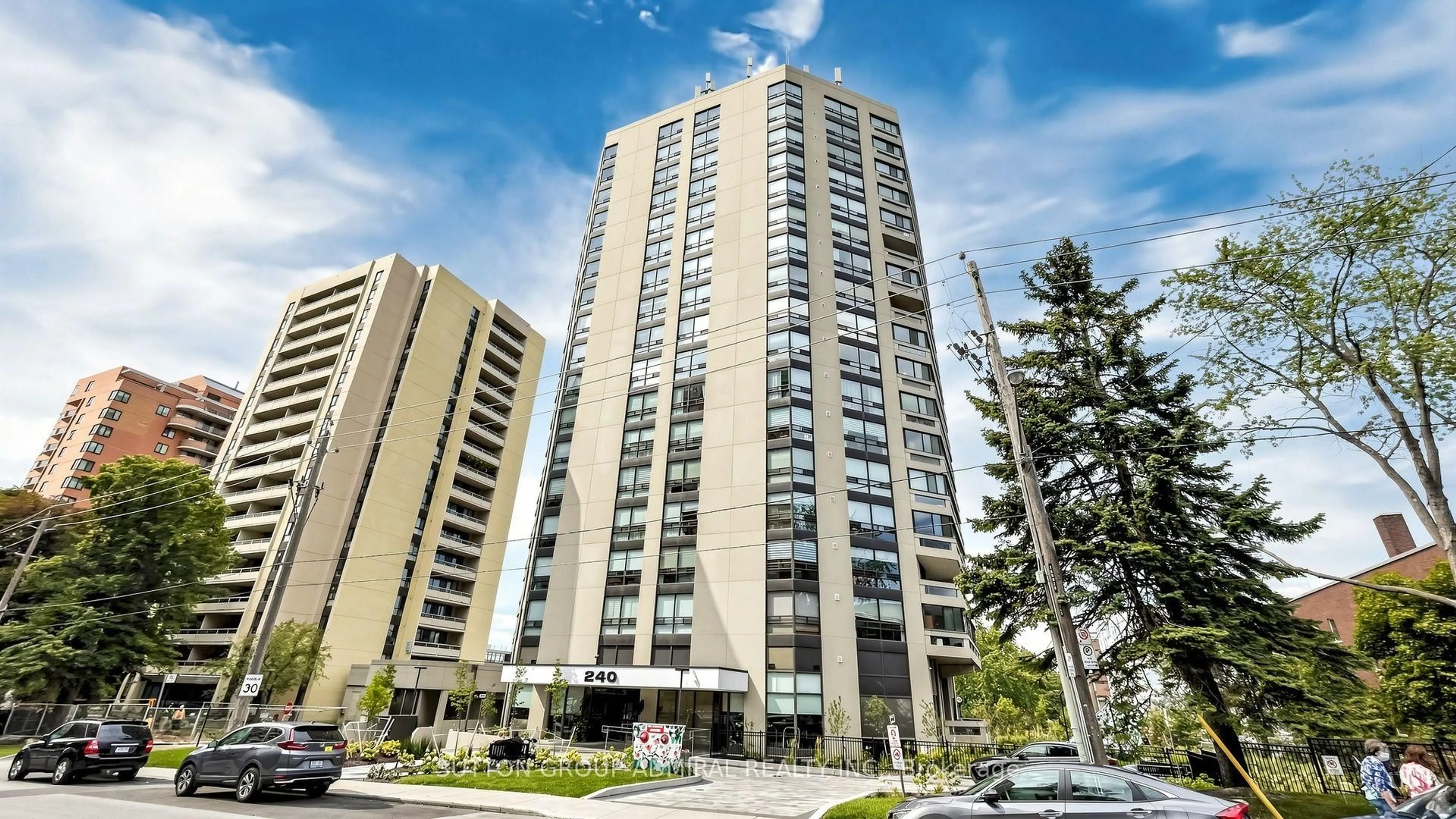 Indoor foyer for 240 Heath St #Ph3, Toronto Ontario M5P 3L5