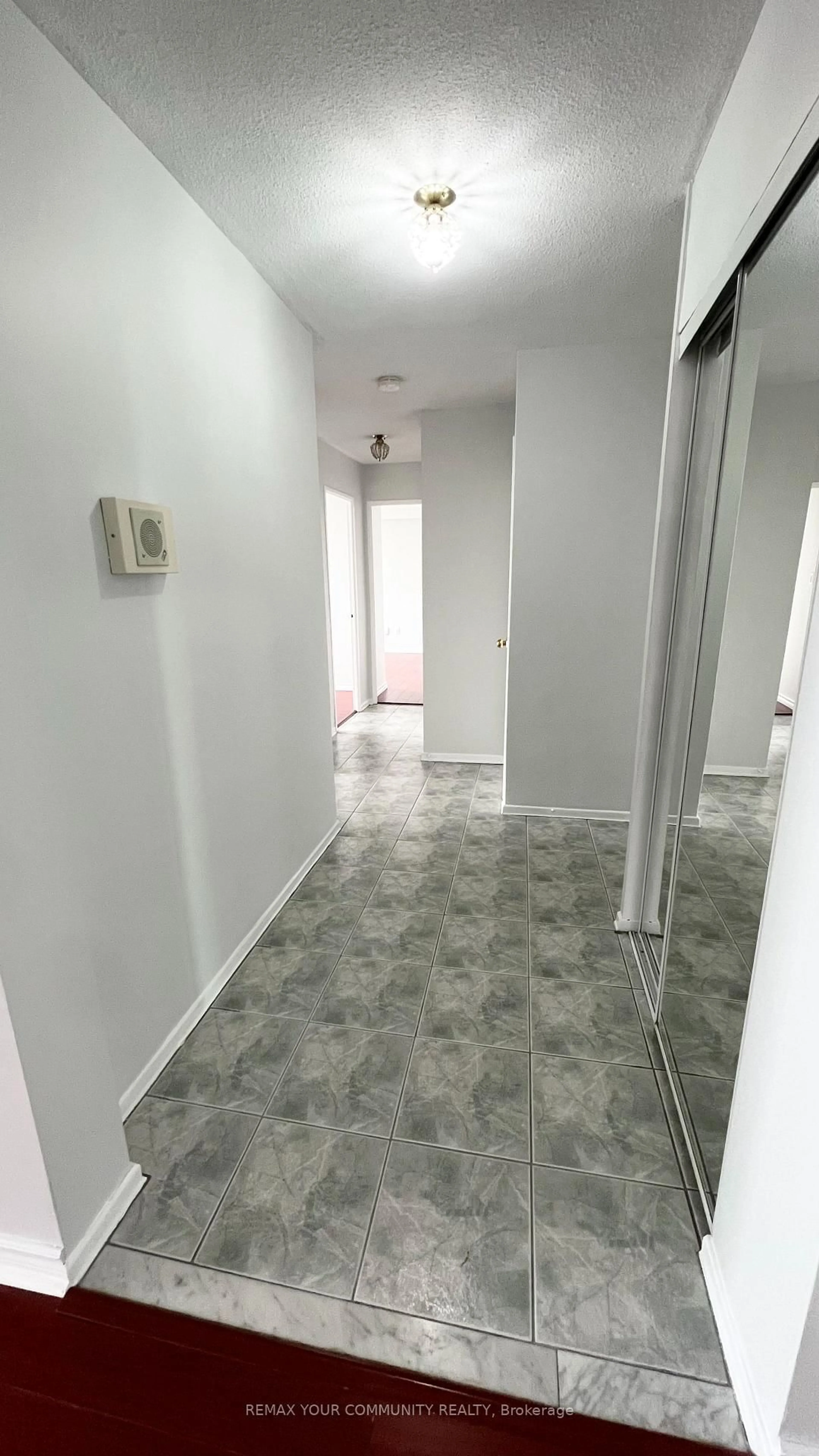A pic of a room for 5 Shady Gfwy #1606, Toronto Ontario M3C 3A5