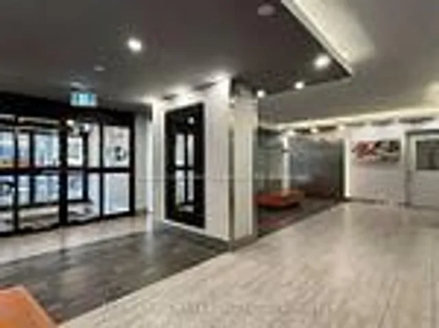 20 Forest Manor Rd #703, Toronto 4