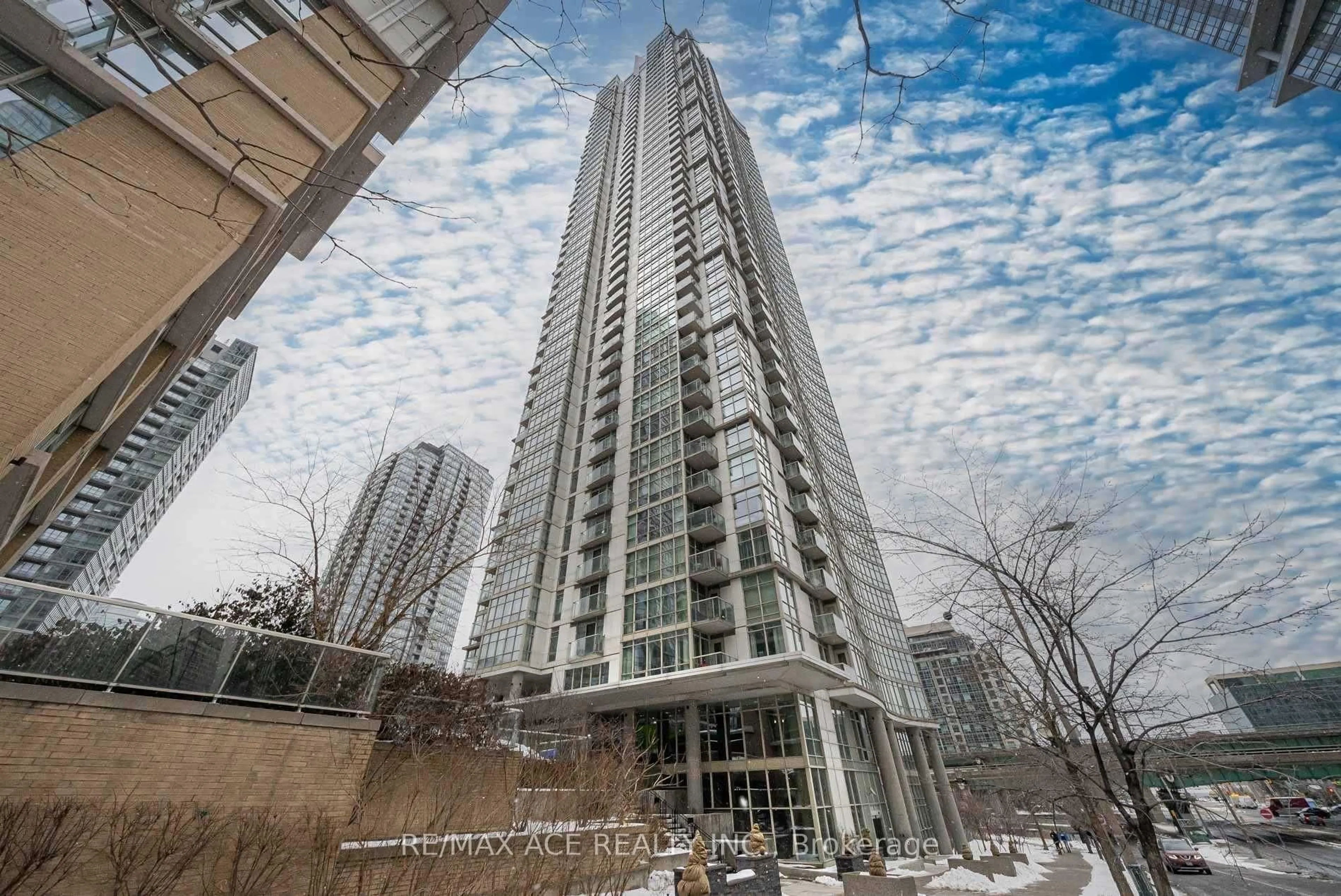 Indoor foyer for 35 Mariner Terr #1801, Toronto Ontario M5V 3V9