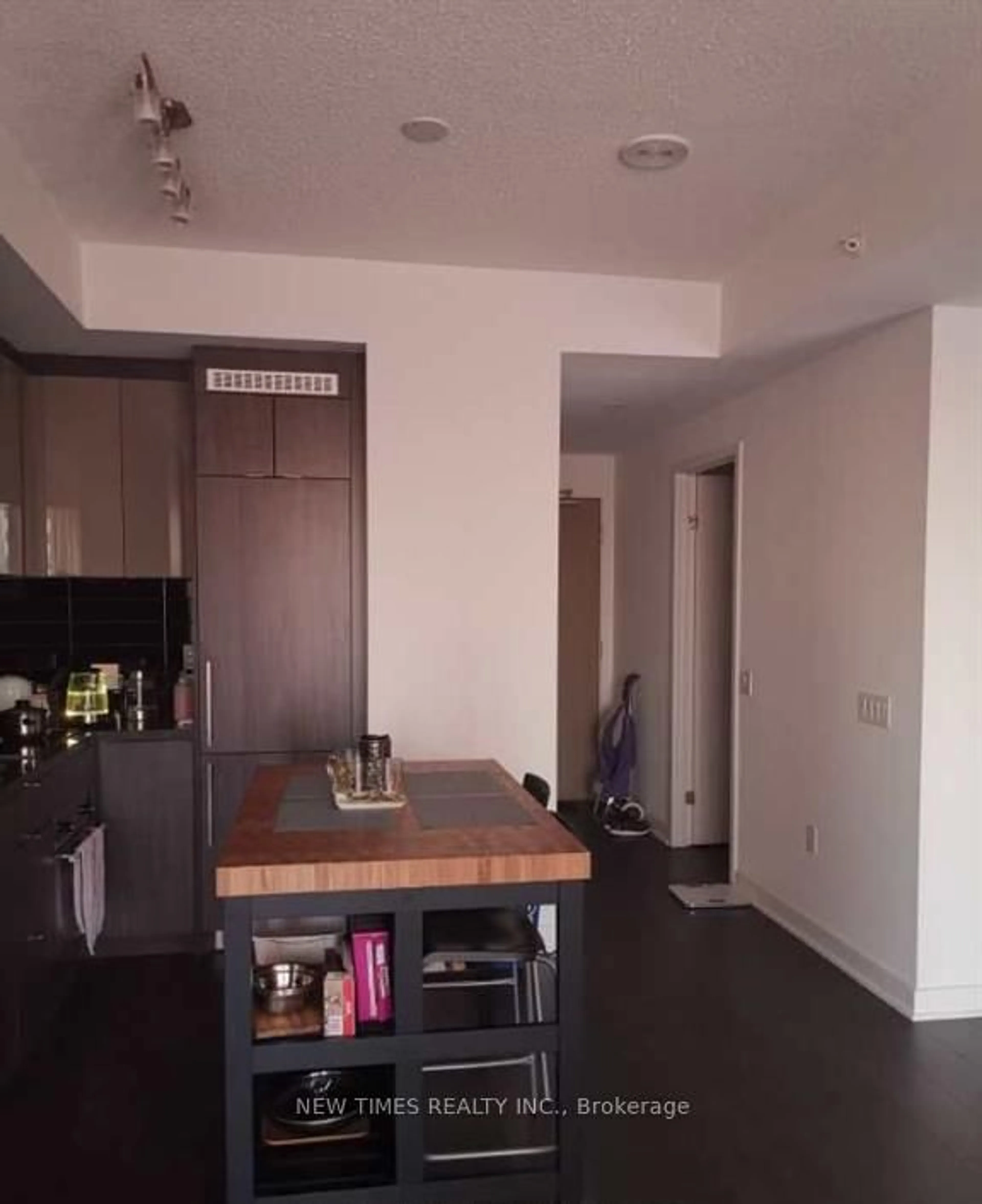 Unknown for 125 blue jays Way #2503, Toronto Ontario M5V 0N5