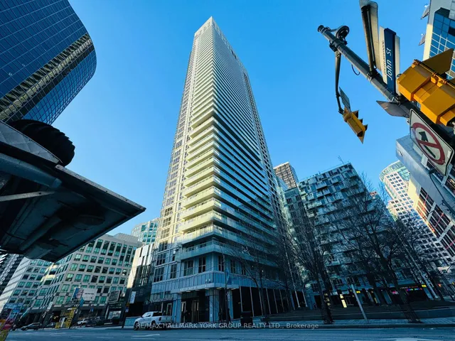 300 Front St #3507, Toronto 5