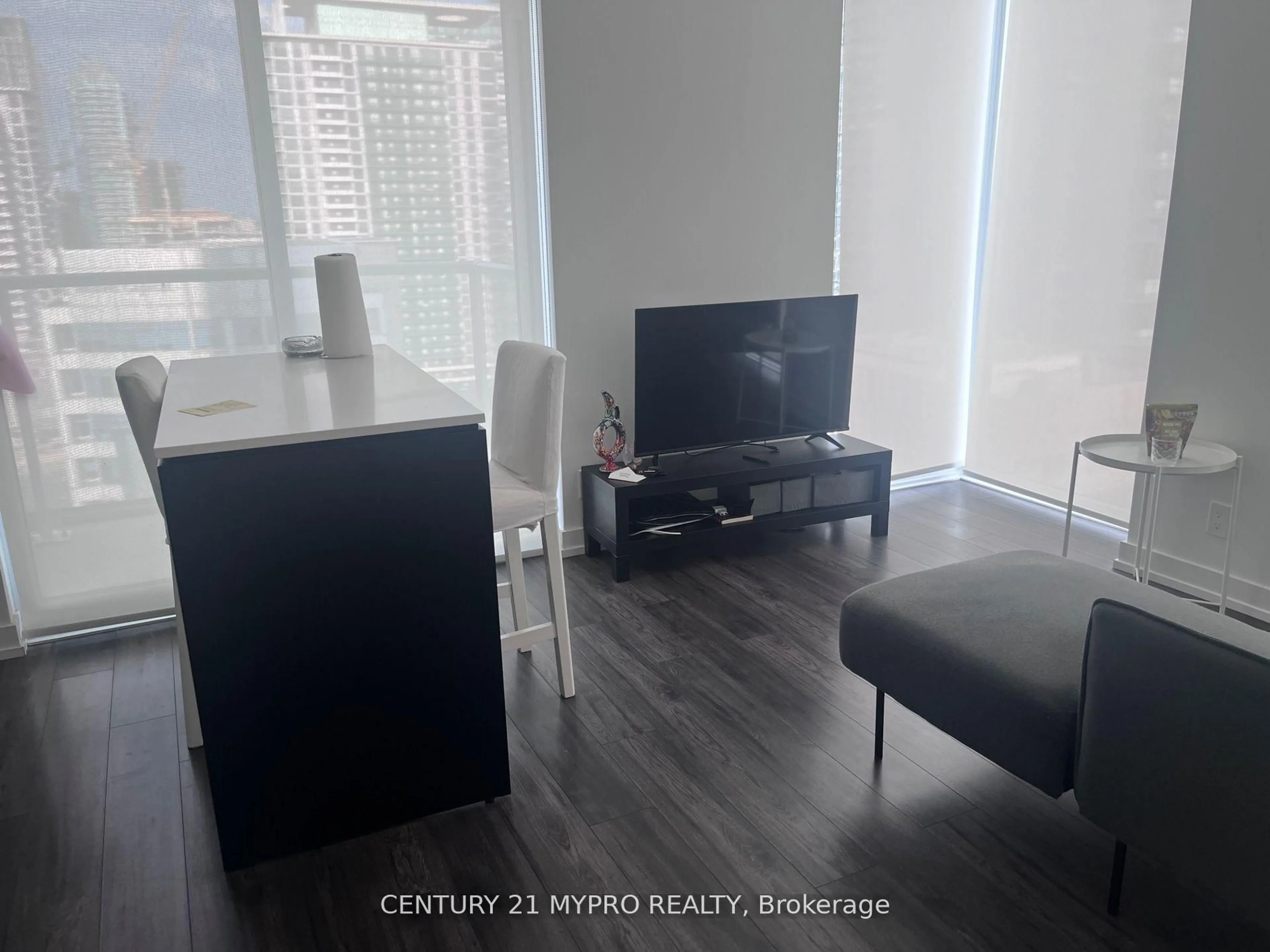 A pic of a room for 33 Helendale Ave #1306, Toronto Ontario M4R 0A5