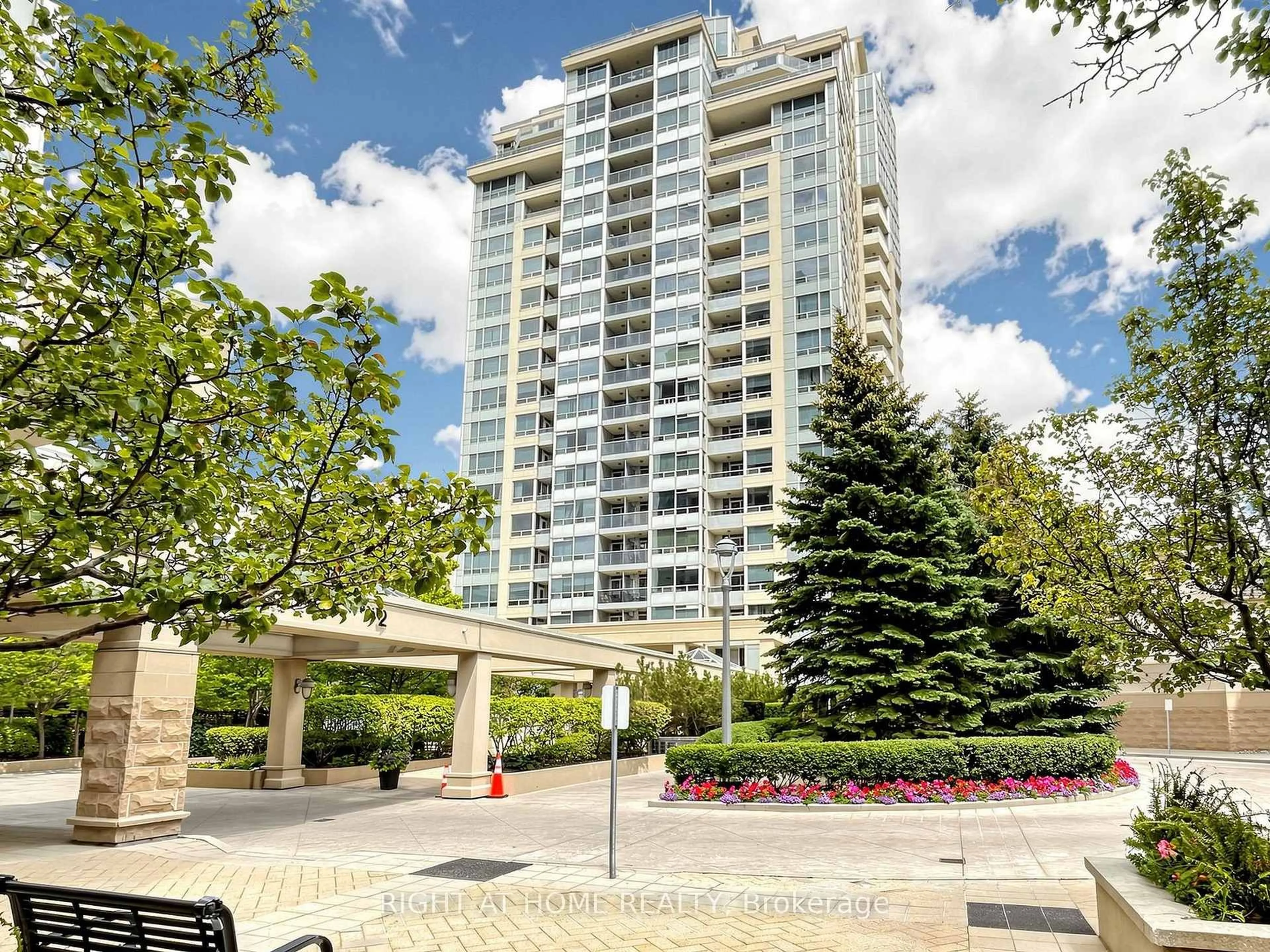 Indoor foyer for 8 Rean Dr #606, Toronto Ontario M2K 3B9
