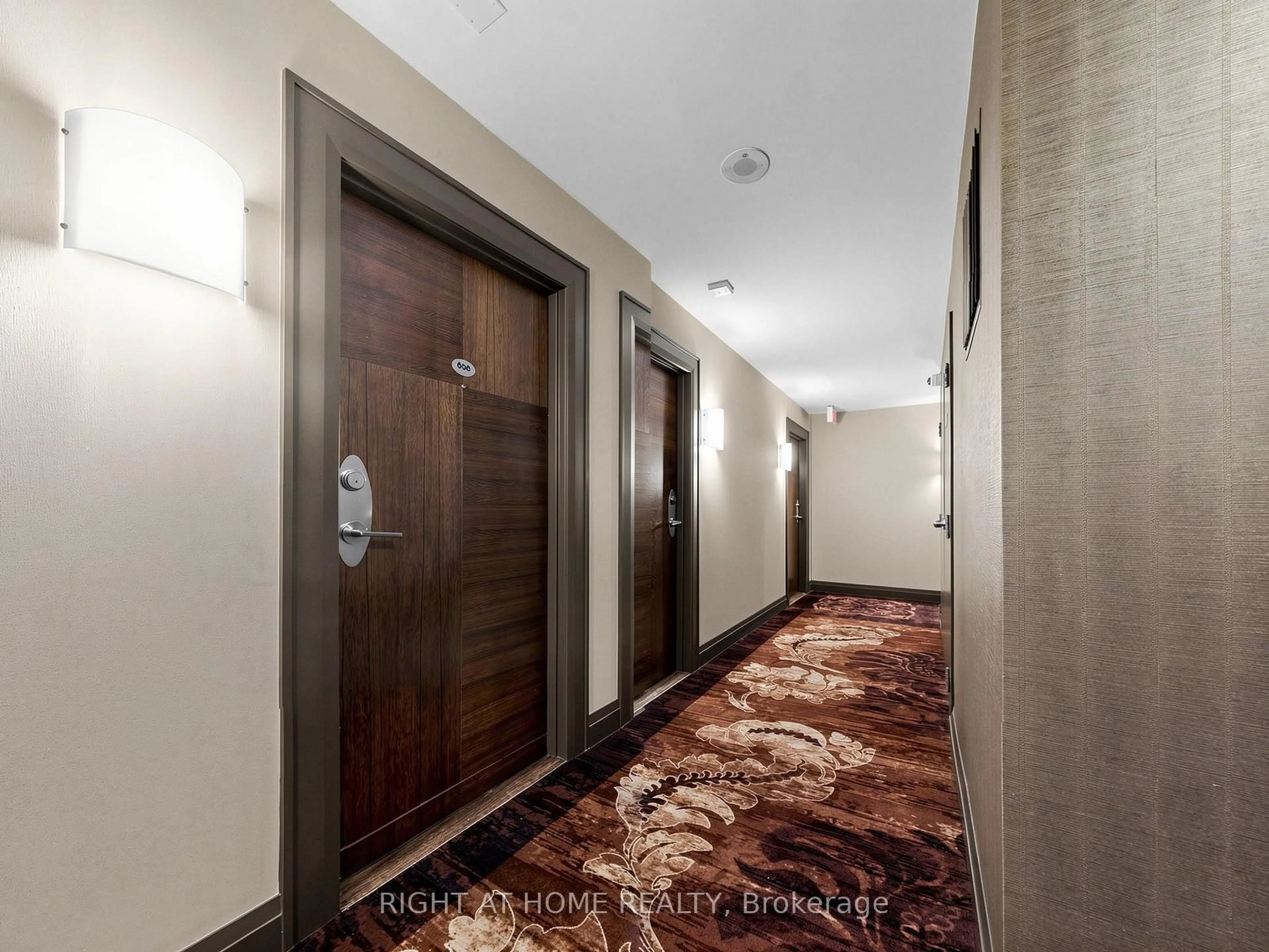 Indoor foyer for 8 Rean Dr #606, Toronto Ontario M2K 3B9