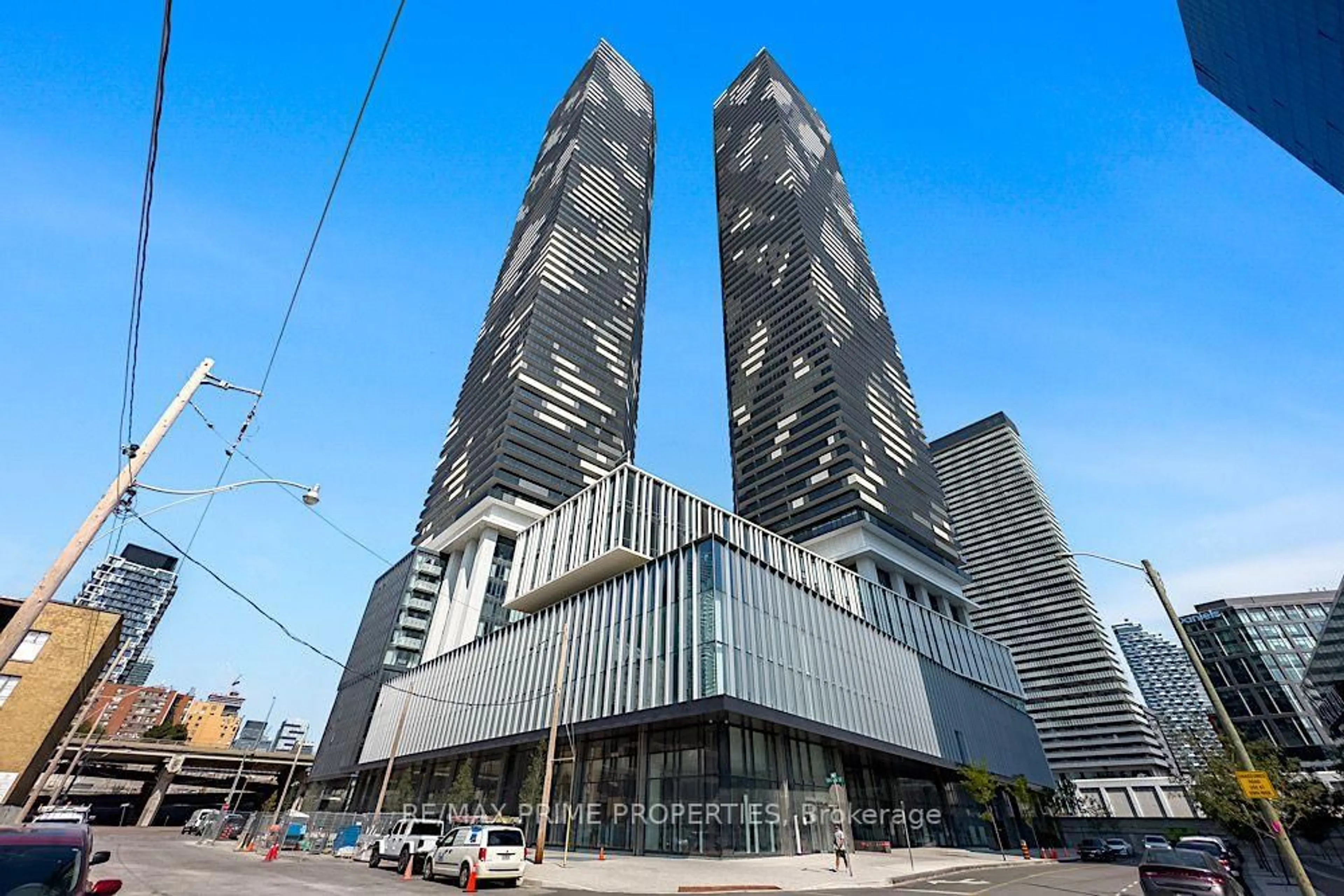 Indoor foyer for 55 Cooper St #4007, Toronto Ontario M5E 0G1