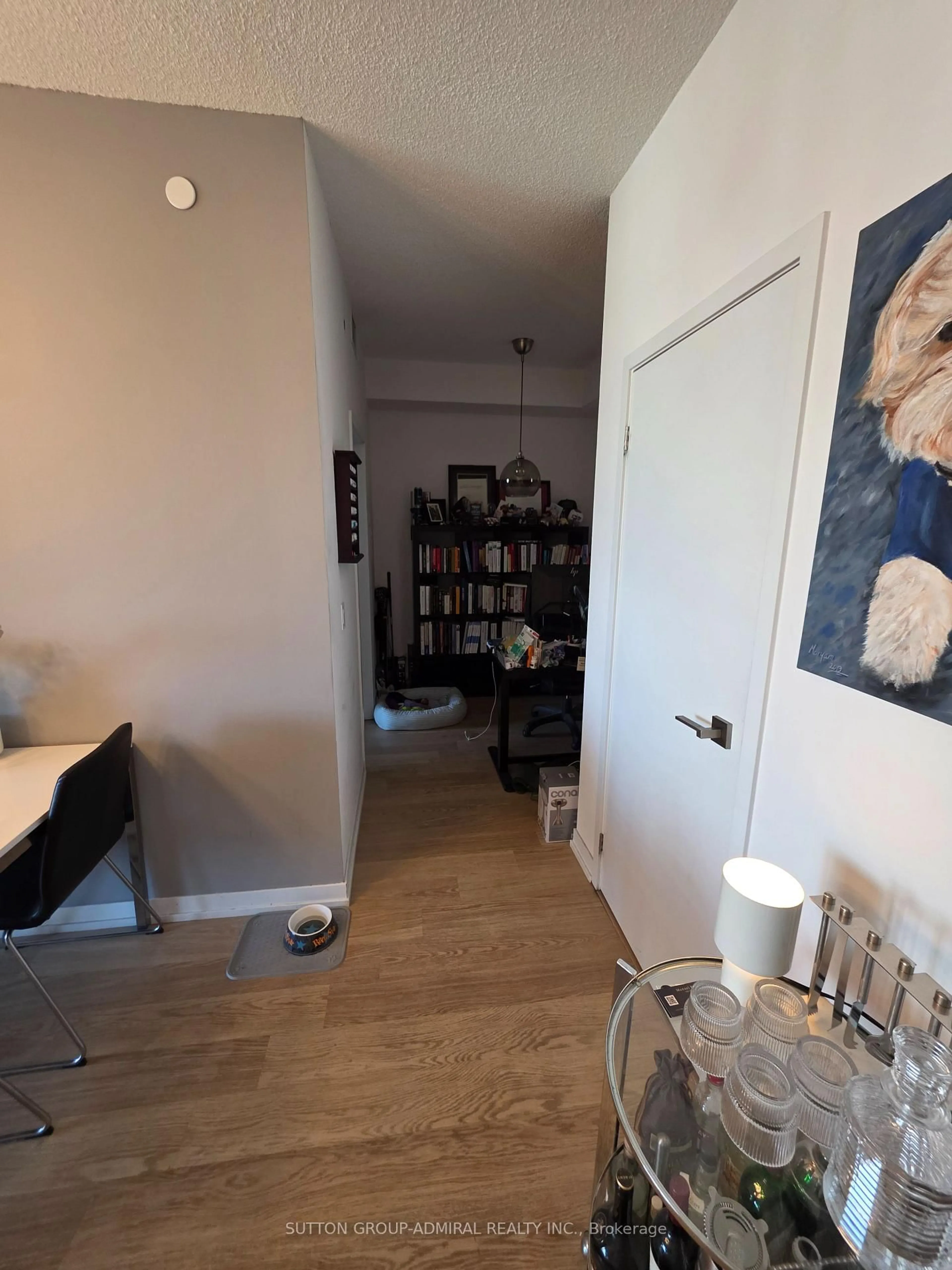 A pic of a room for 98 Lillian St #2316, Toronto Ontario M4S 0A5