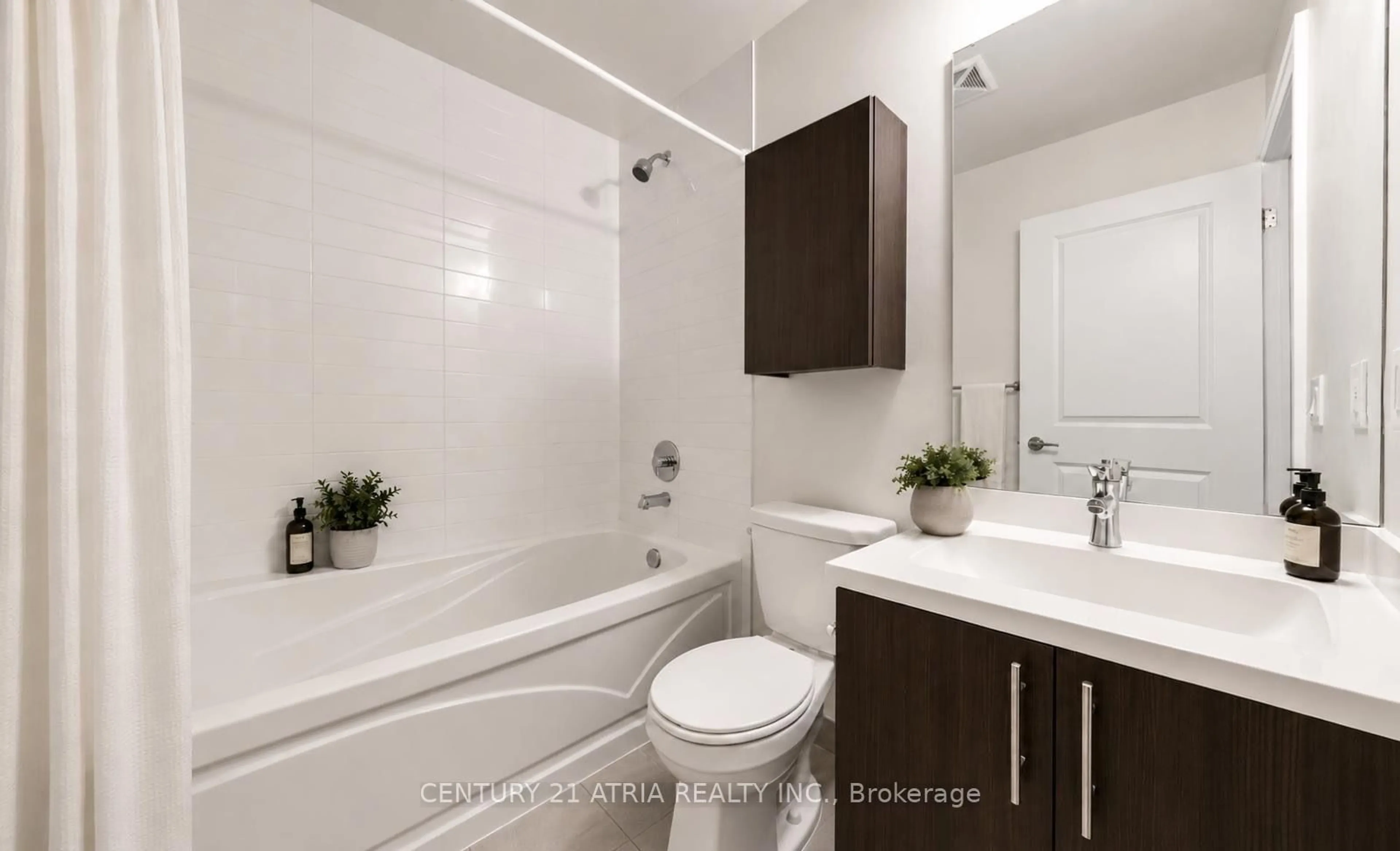 Standard bathroom, unknown for 530 St Clair Ave #1004, Toronto Ontario M6C 0A2
