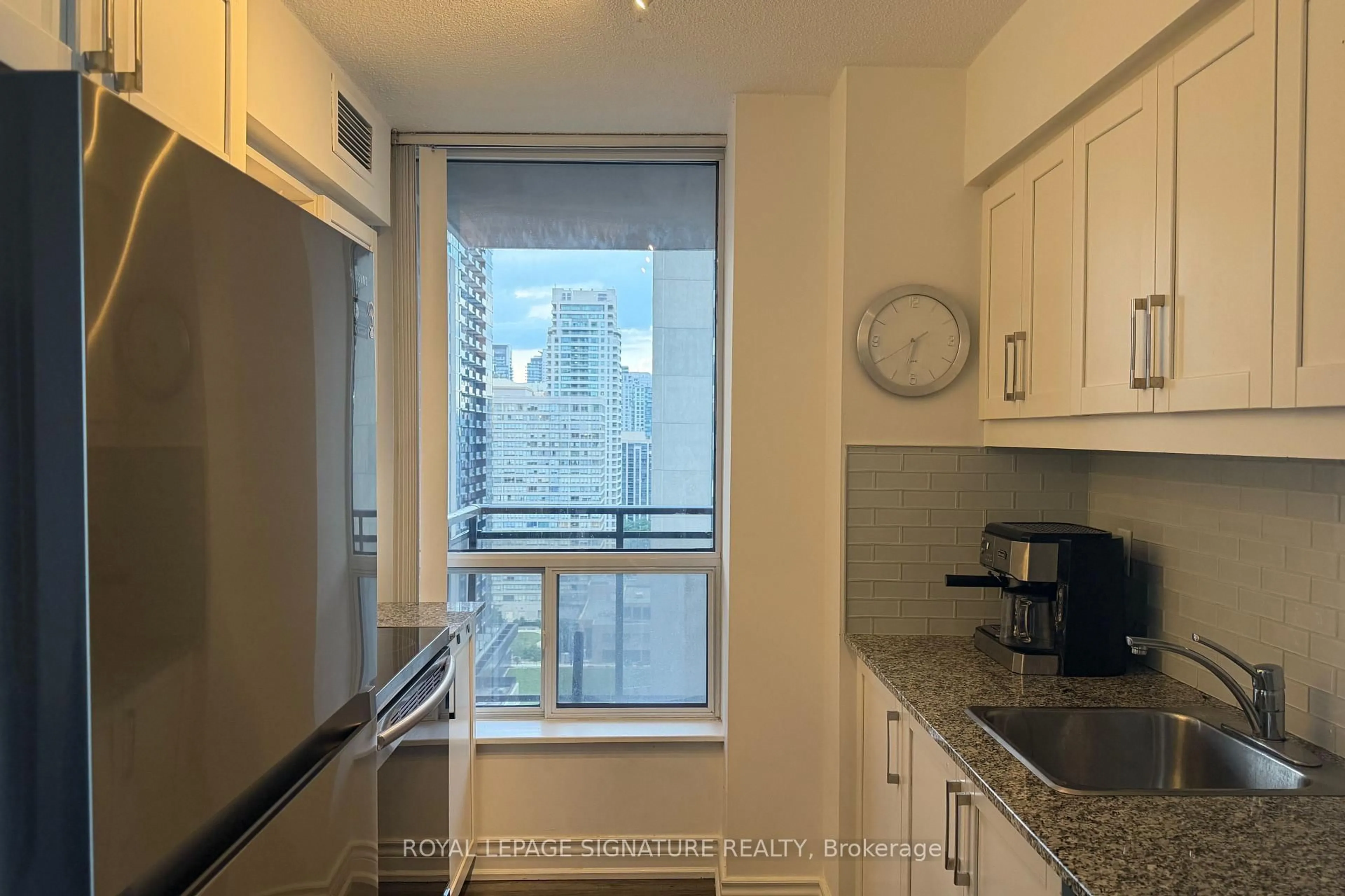 Standard kitchen, unknown for 33 Sheppard Ave #2210, Toronto Ontario M2N 7K1